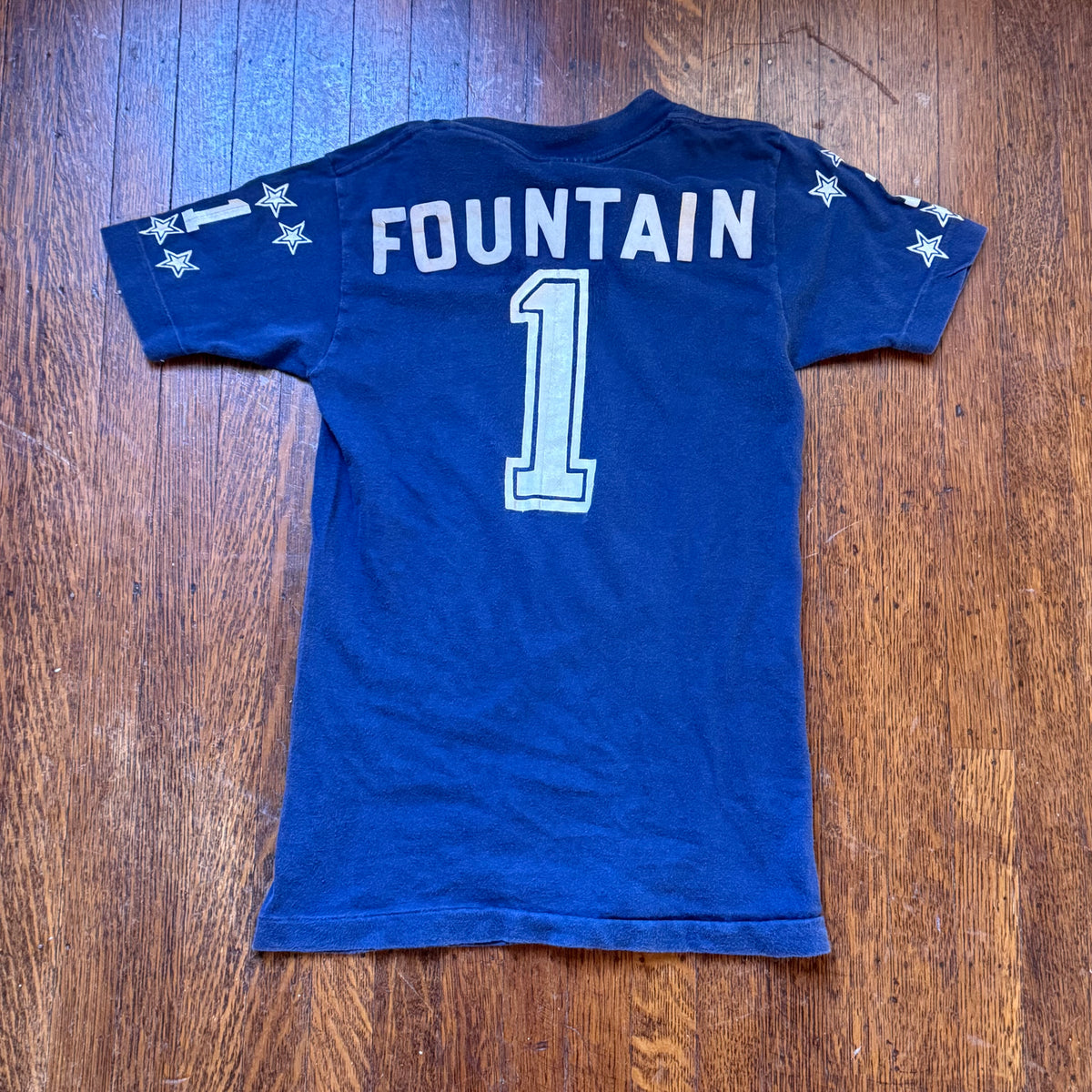 1970s Kids' Jersey T-Shirt, Fun Tees Sportswear Size Youth Medium/Adult XS, Fountain No. 1