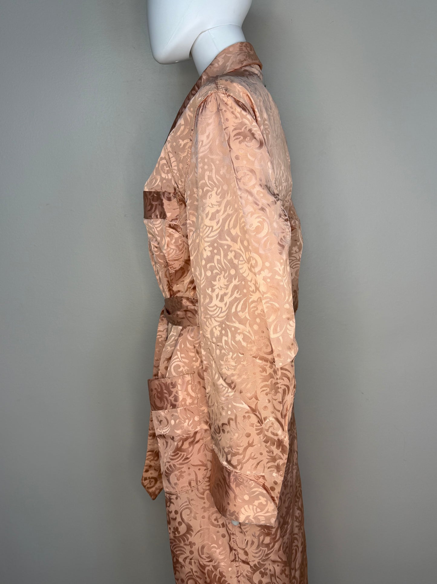 1940s/50s Men’s Peach Satin Jacquard Lounging Robe, Size Small, Dragons, Smoking Jacket