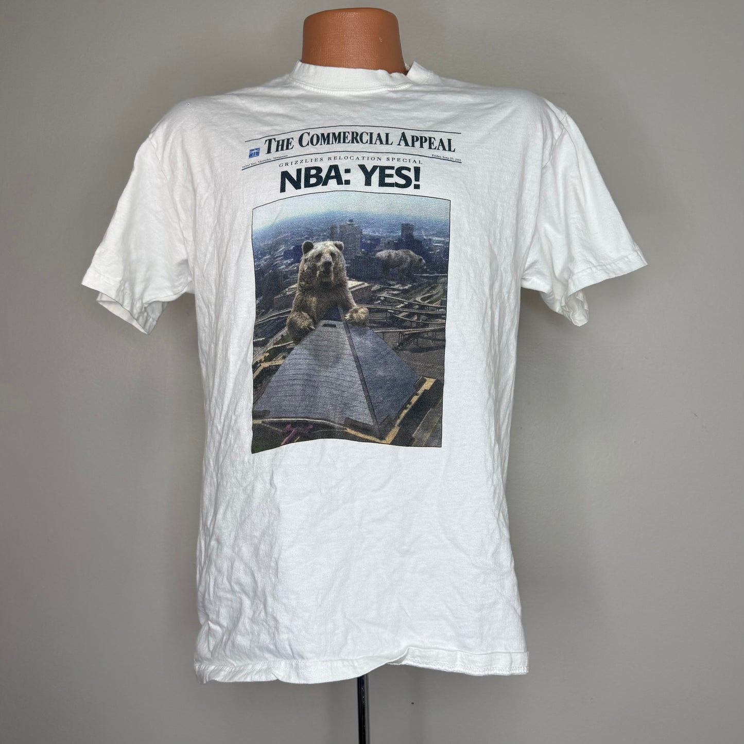 Y2K Memphis Grizzlies Commemorative NBA Front Page T-Shirt, Commercial Appeal, Hanes Beefy T Size Medium