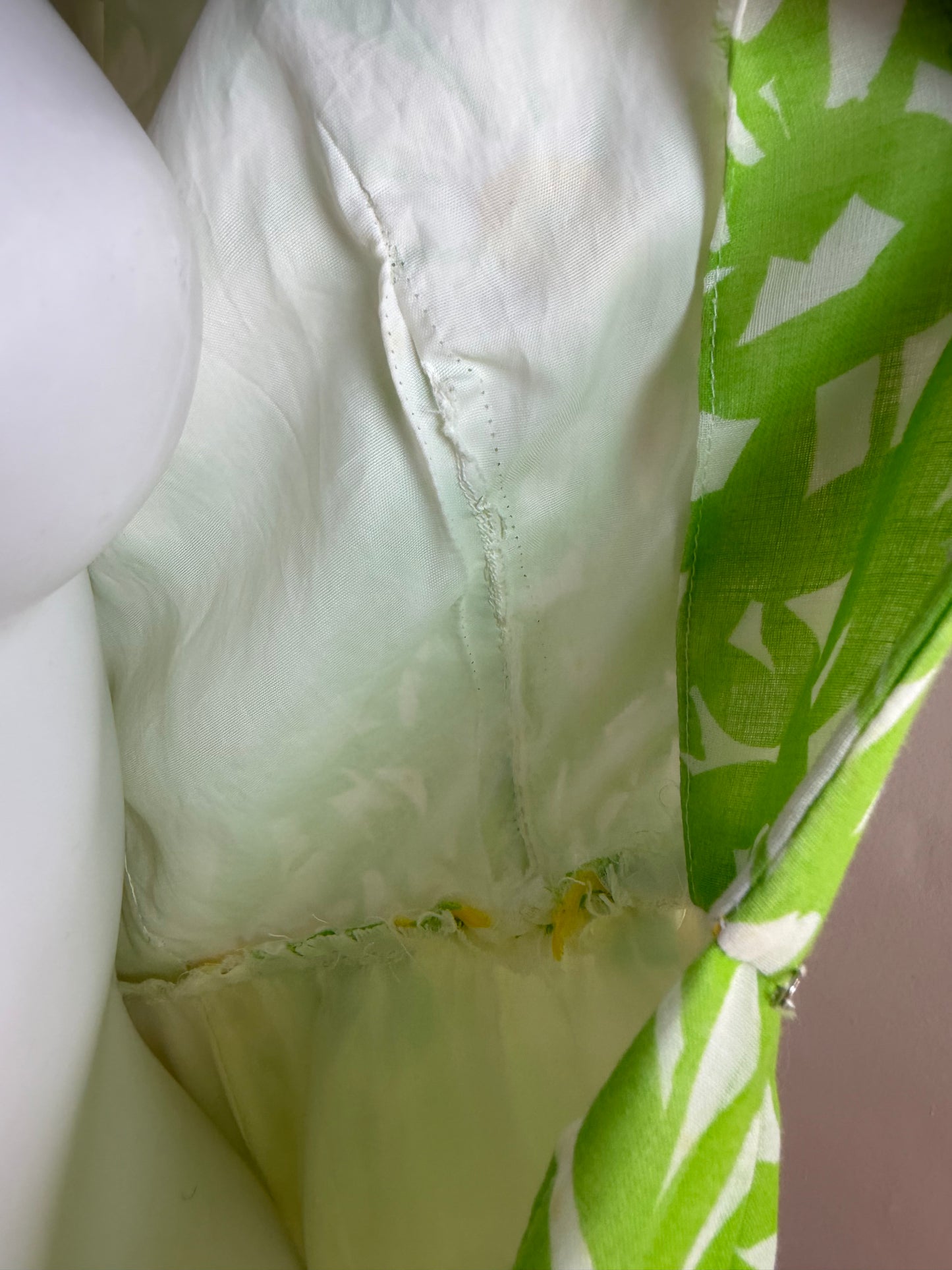 1960s Daisy Shirt Dress, Border Print, Size Medium