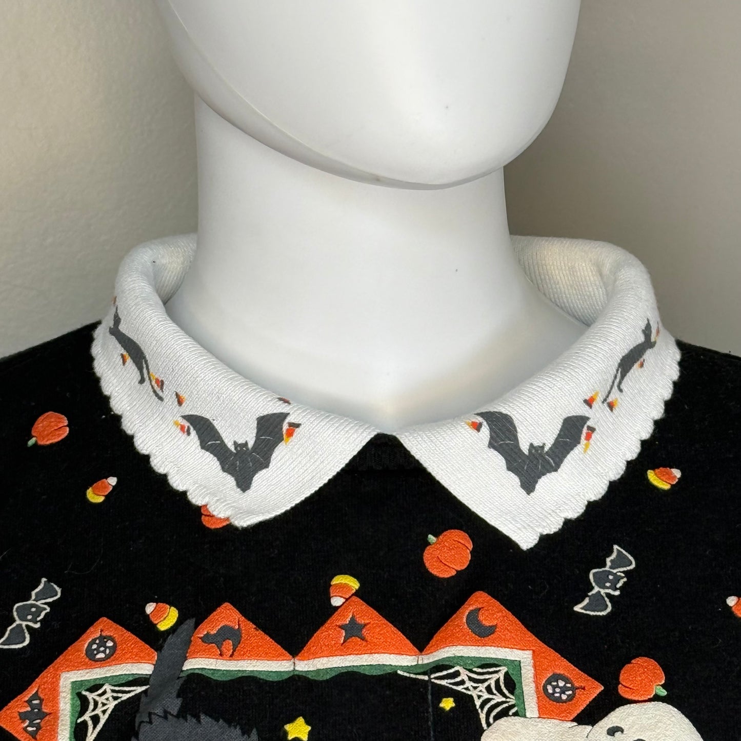 1980s/90s Halloween Sweatshirt, All Over Print, Spumoni Size Medium
