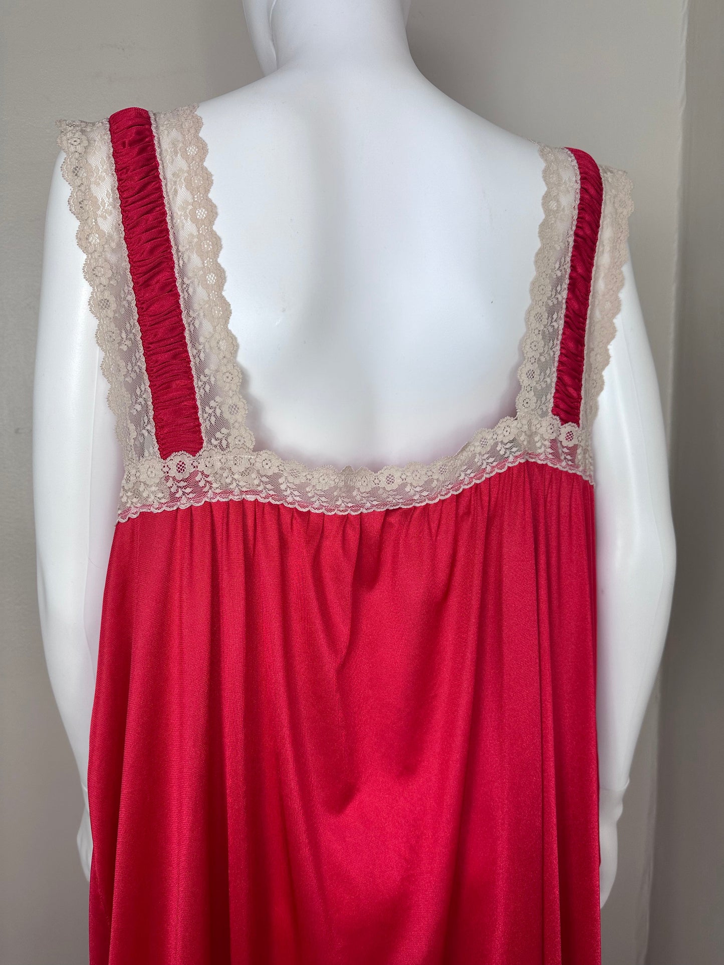 1960s/70s Plus Size Red Peignoir Set, Slenderstyle, Nightgown and Robe Set Size 3X