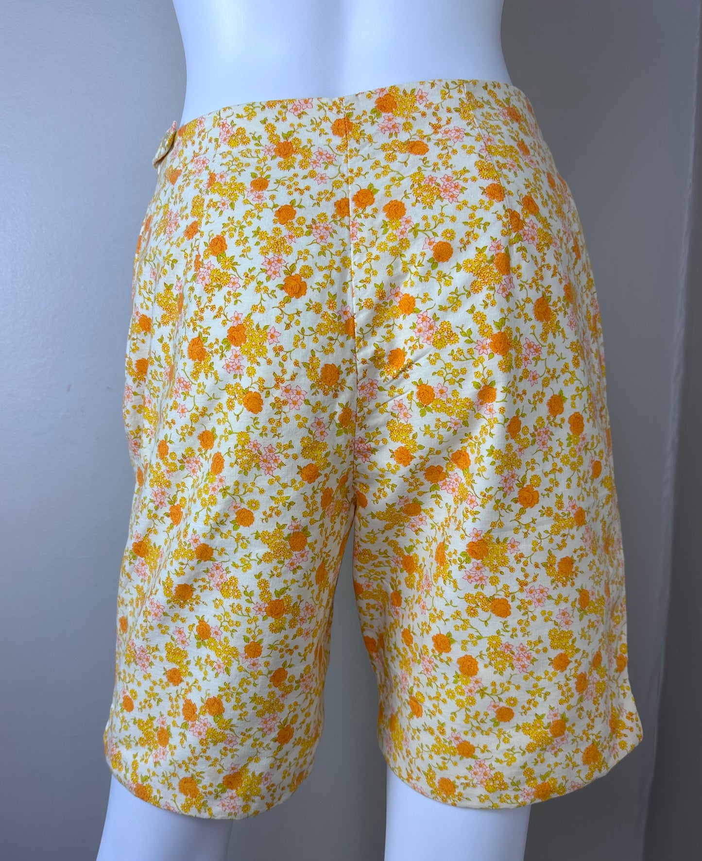 1960s Orange Floral Shorts, Size XS, Side Zipper