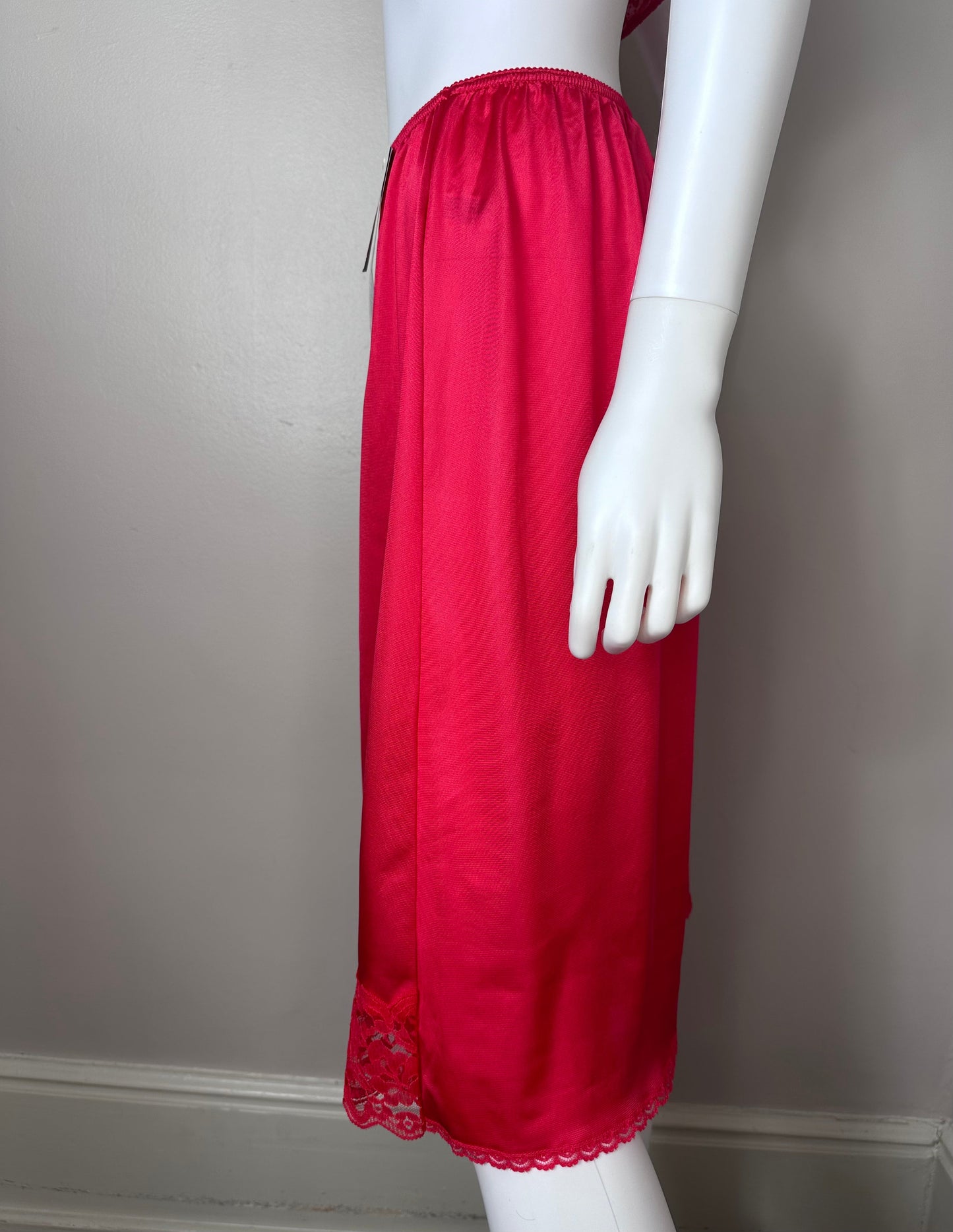 1980s Red Half Slip, Stellar Foundations Size Large, Deadstock with Tags, It's So Pretty