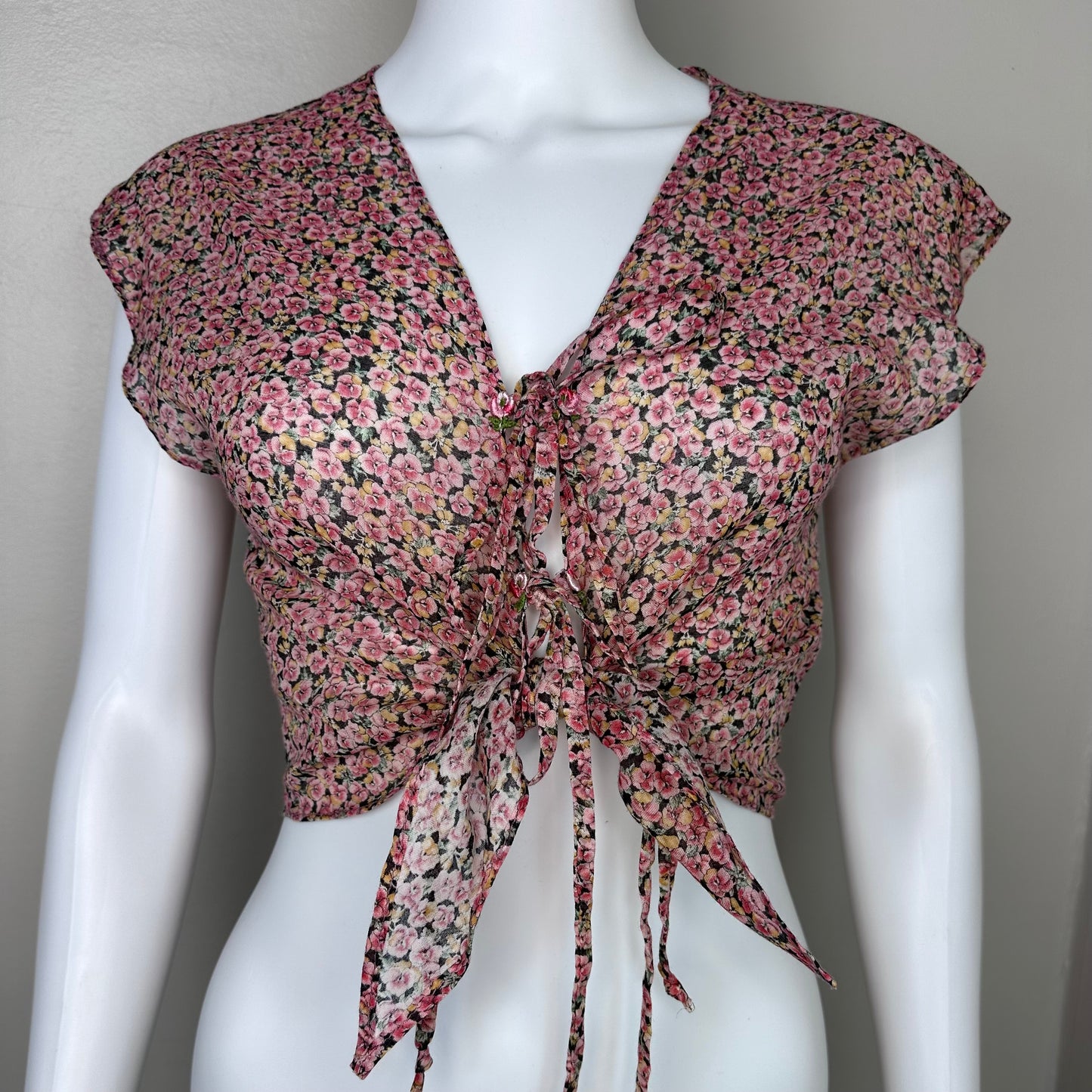 1970s Sheer Floral Cropped Tie Front Blouse, Size XS-Small