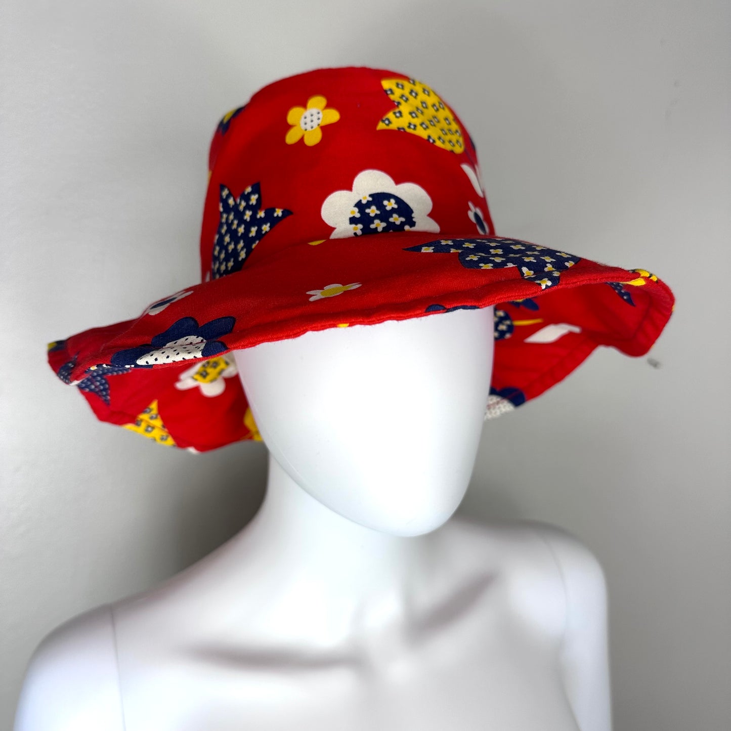 1960s Red Floral Print Hat