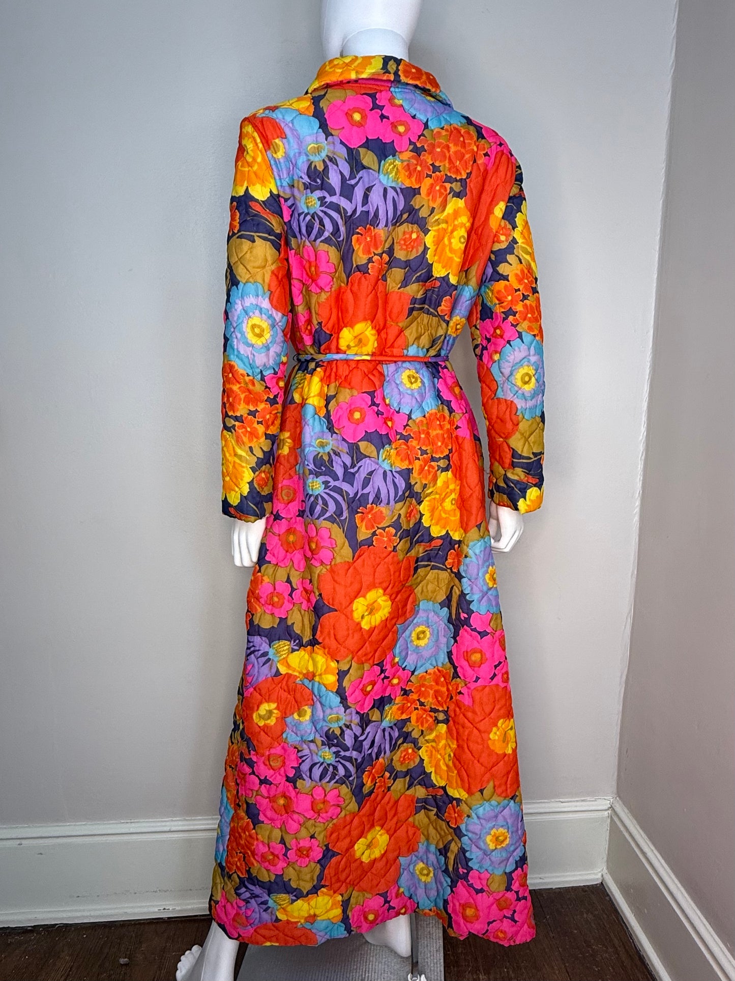 1960s Bright Floral Quilted Robe, Fifth Avenue Robes by M.W. Size Medium