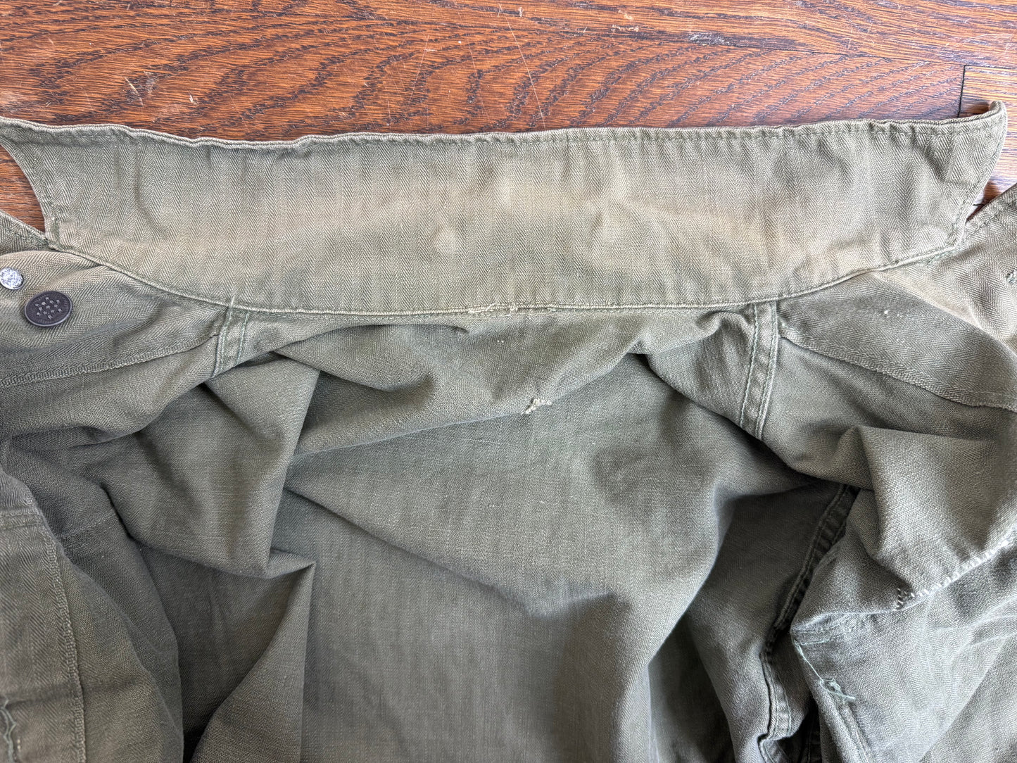 1940s/50s US Air Force HBT Jacket, Herringbone Twill, 13 Star Buttons, Military Shirt Size Small-Medium