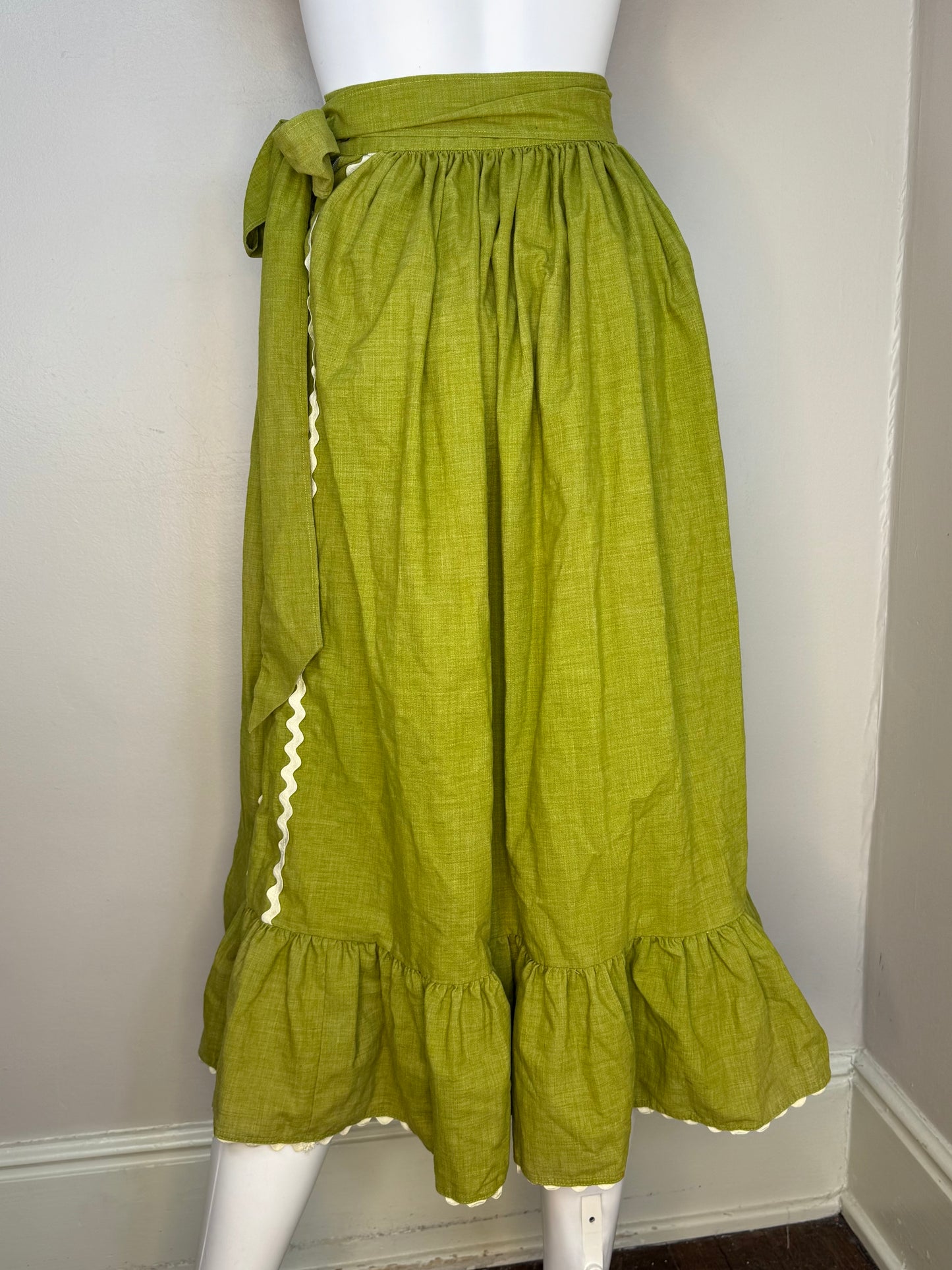 1970s Green Prairie Skirt with Ric Rack Trim, Handmade, Girls 10/12, Adult XXS
