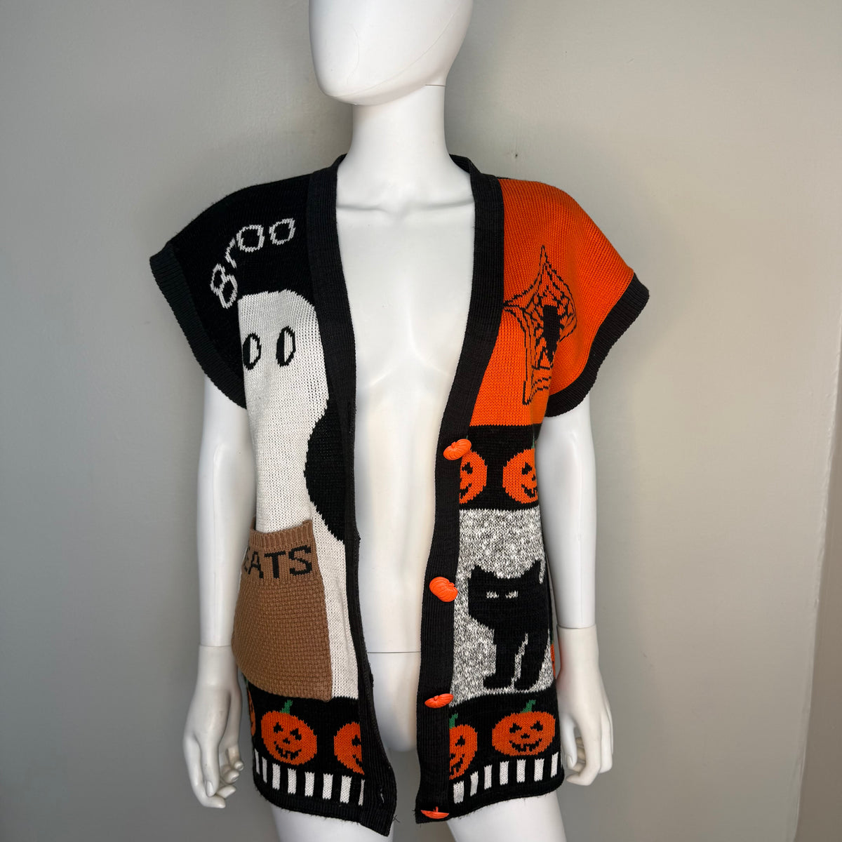 1990s Halloween Sweater Vest Cardigan, Sweater Loft Size Medium, Treat Bag Large Pocket, Ghost, Black Cat, Spider Web, Jack-o-Lantern