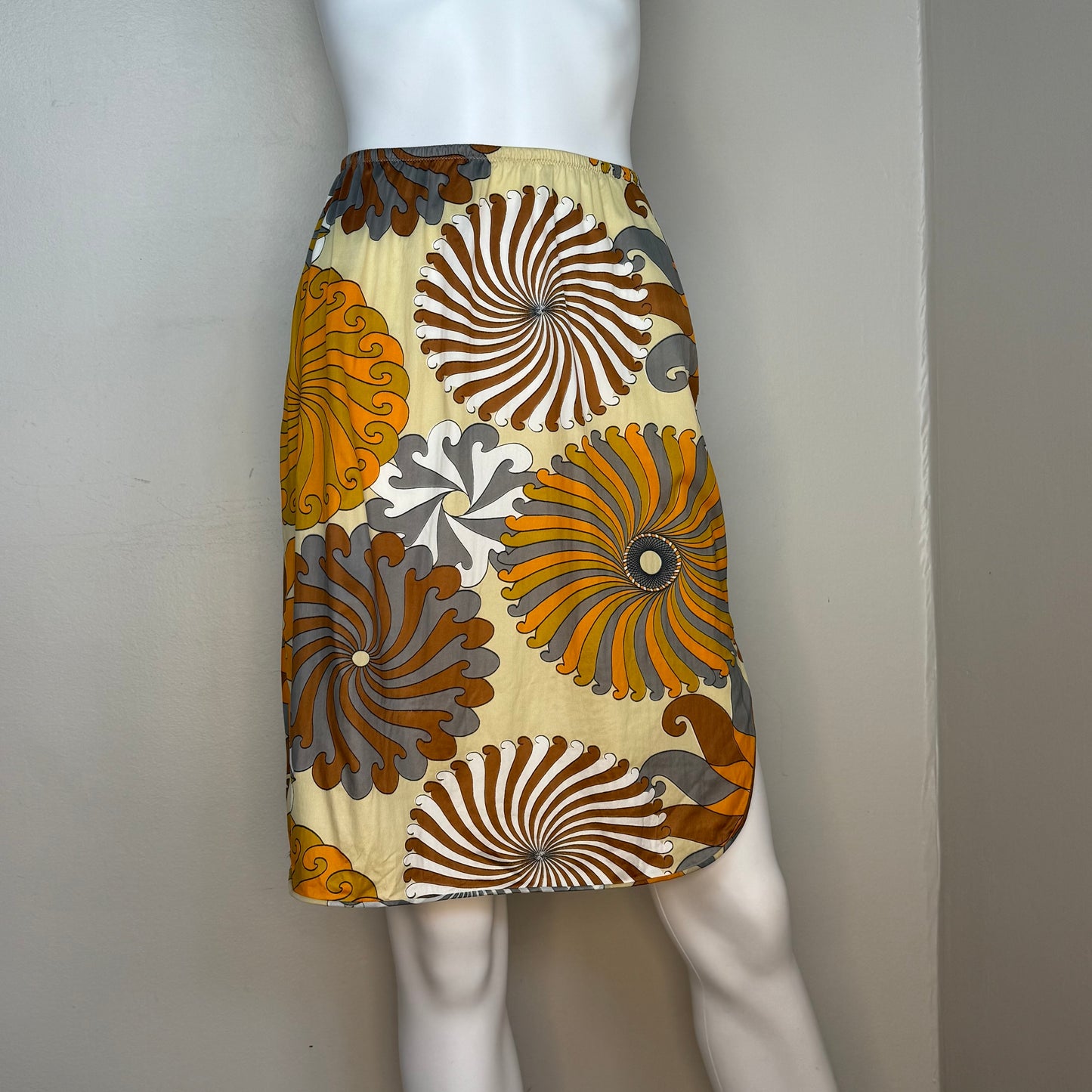 1960s Psychedelic Swirly Brown Floral Half Slip, Vanity Fair Size XS-Small