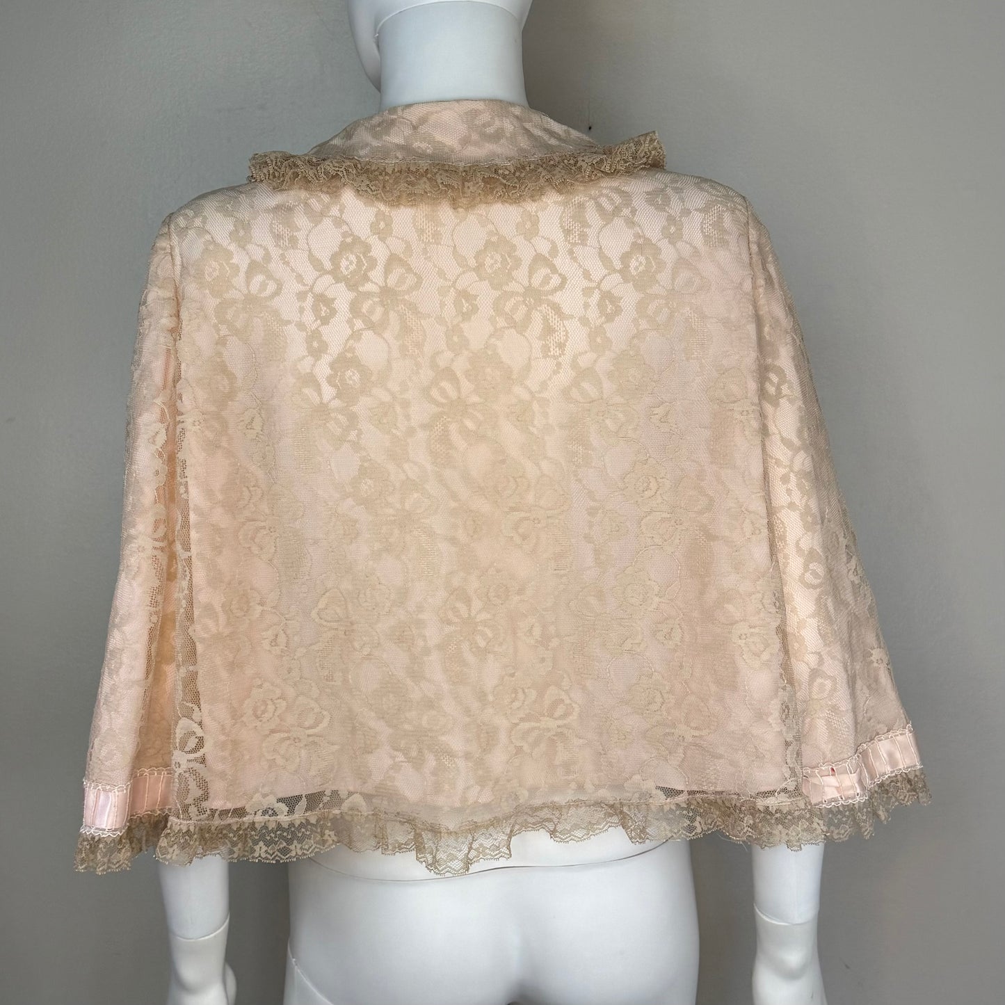 1960s Lace Bed Jacket, Odette Barsa Size Medium