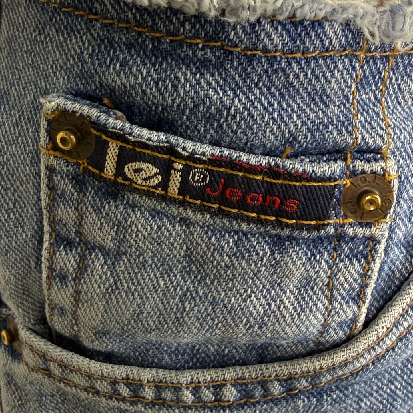 1990s/Y2K Low Rise Denim Shorts, L.E.I. Size 7, Raw Edge Waistband