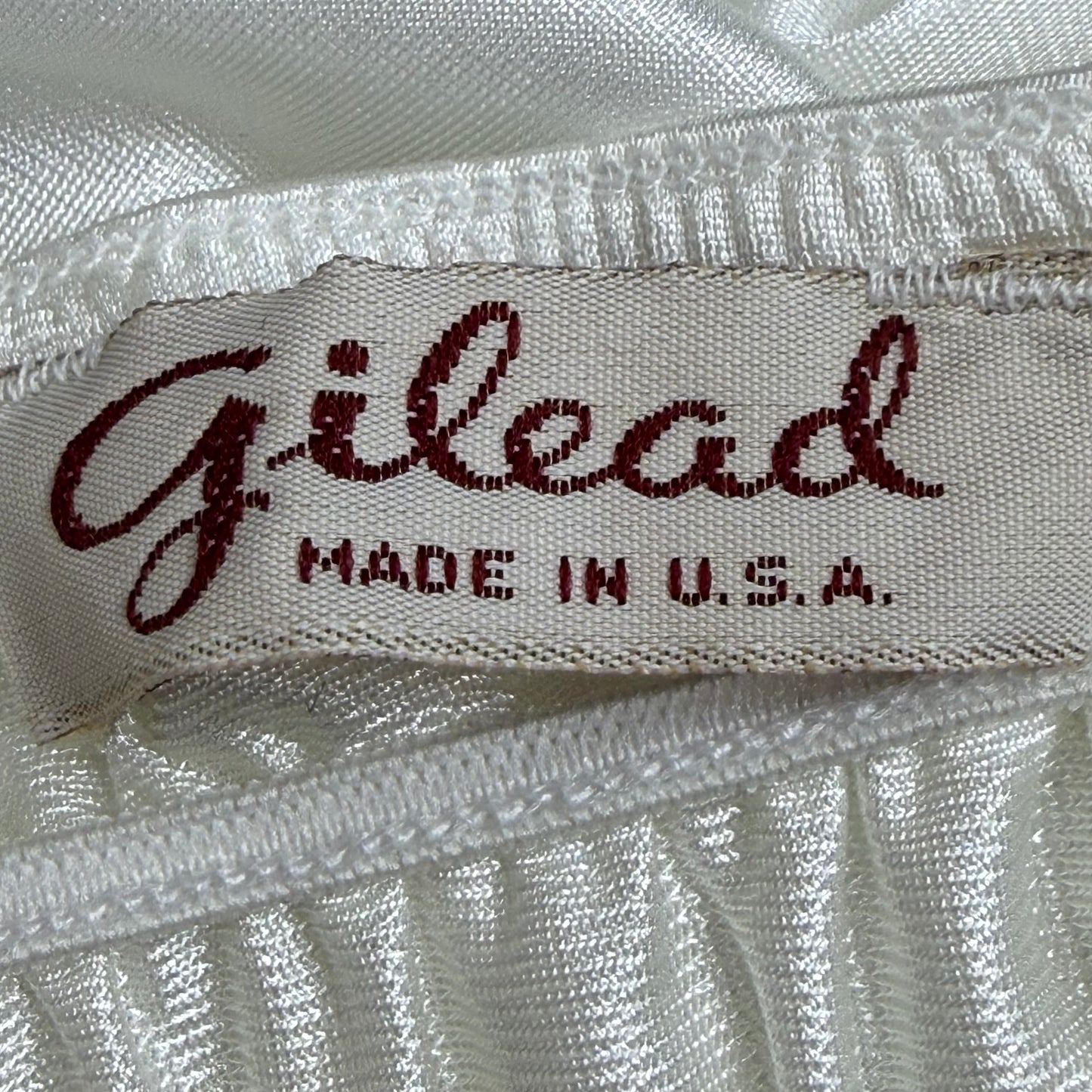 1970s/80s White Peignoir Set, Nightgown and Sheer Short Sleeve Robe, Gilead Size Large, Pink Roses, Bridal Lingerie