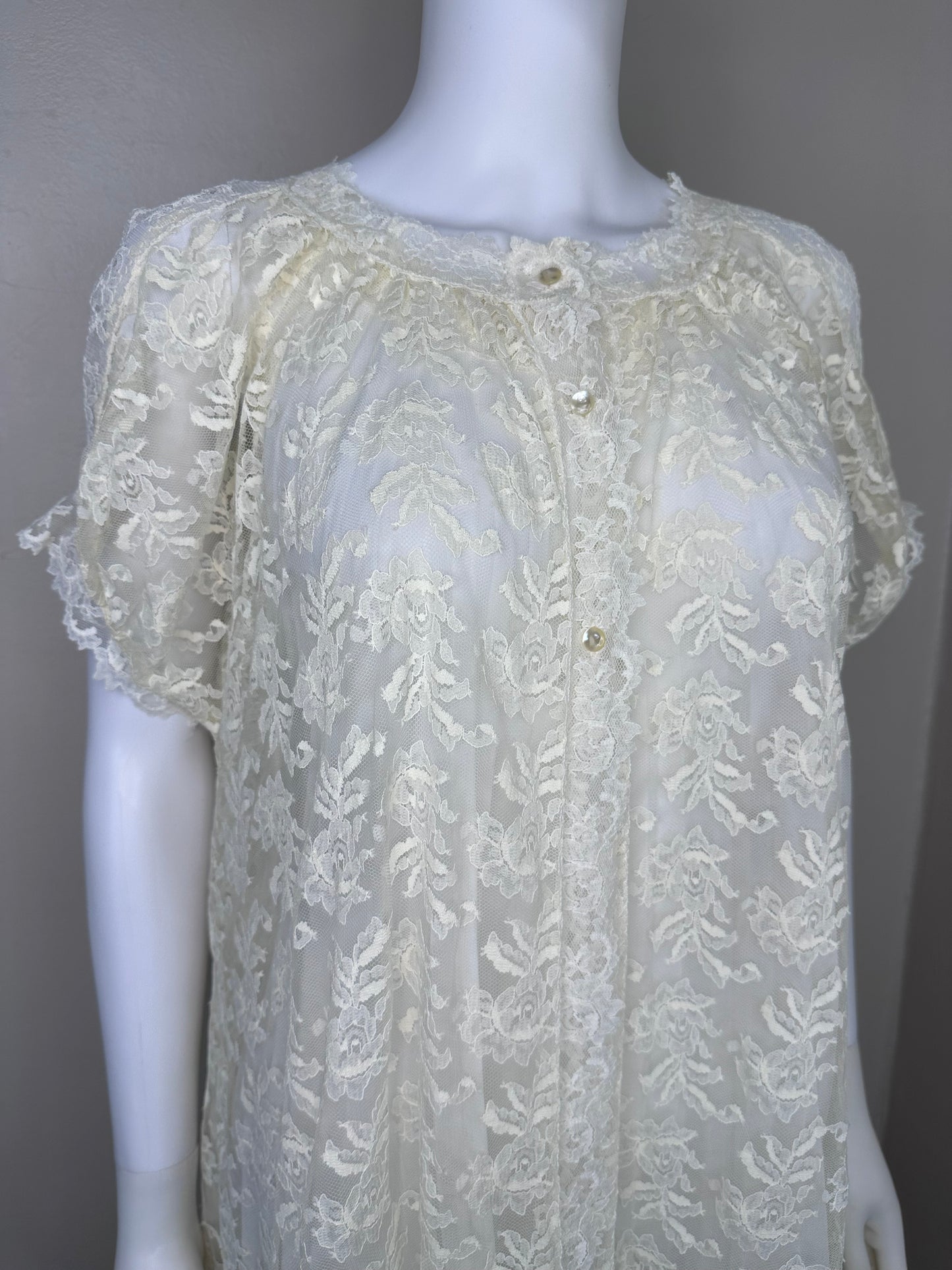 1960s Peignoir Set, Parisian Maid Size Medium, White Pleated Full Sweep Nightgown, Cream Lace Short Sleeve Robe