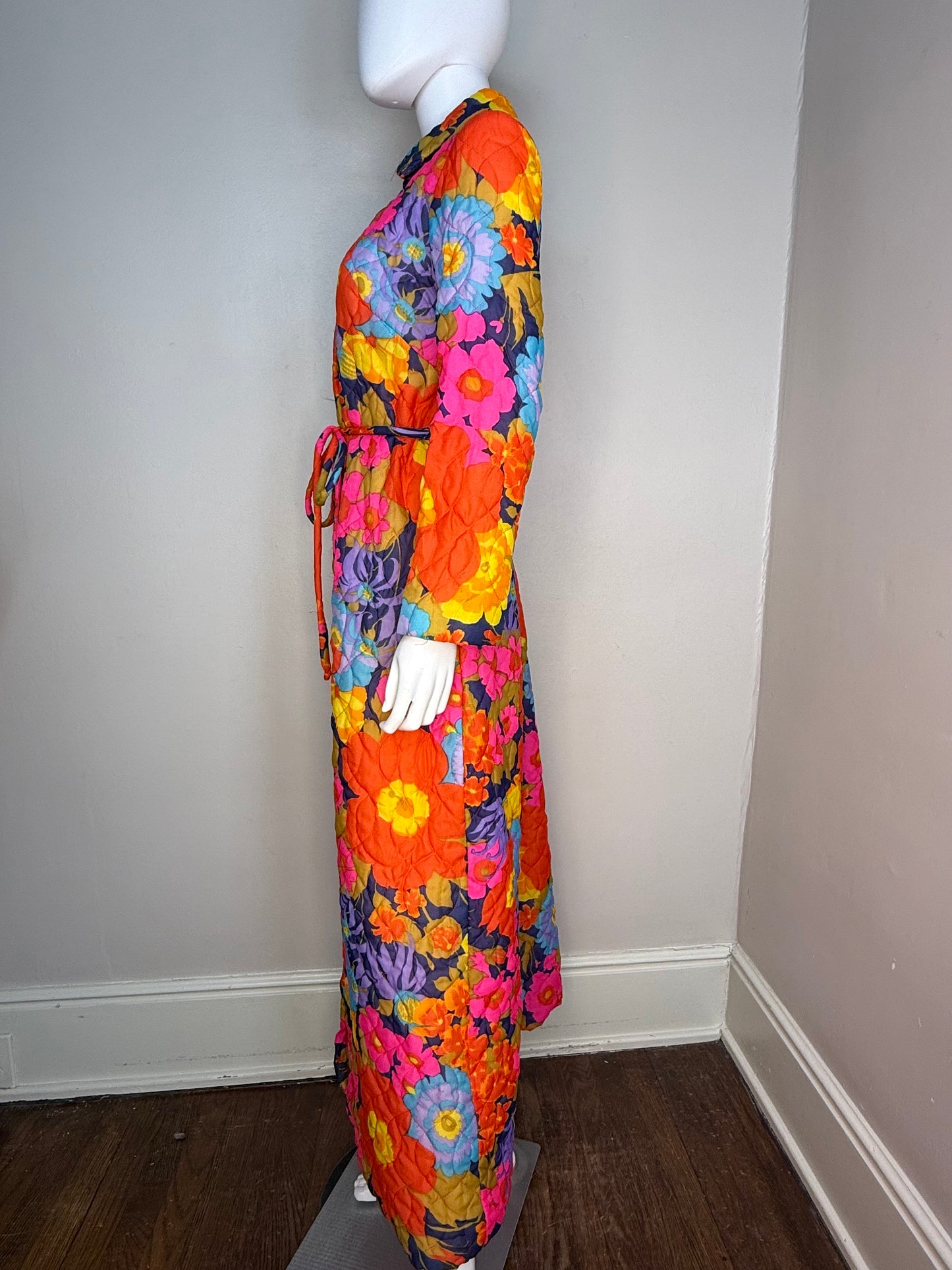 1960s Bright Floral Quilted Robe, Fifth Avenue Robes by M.W. Size Medium