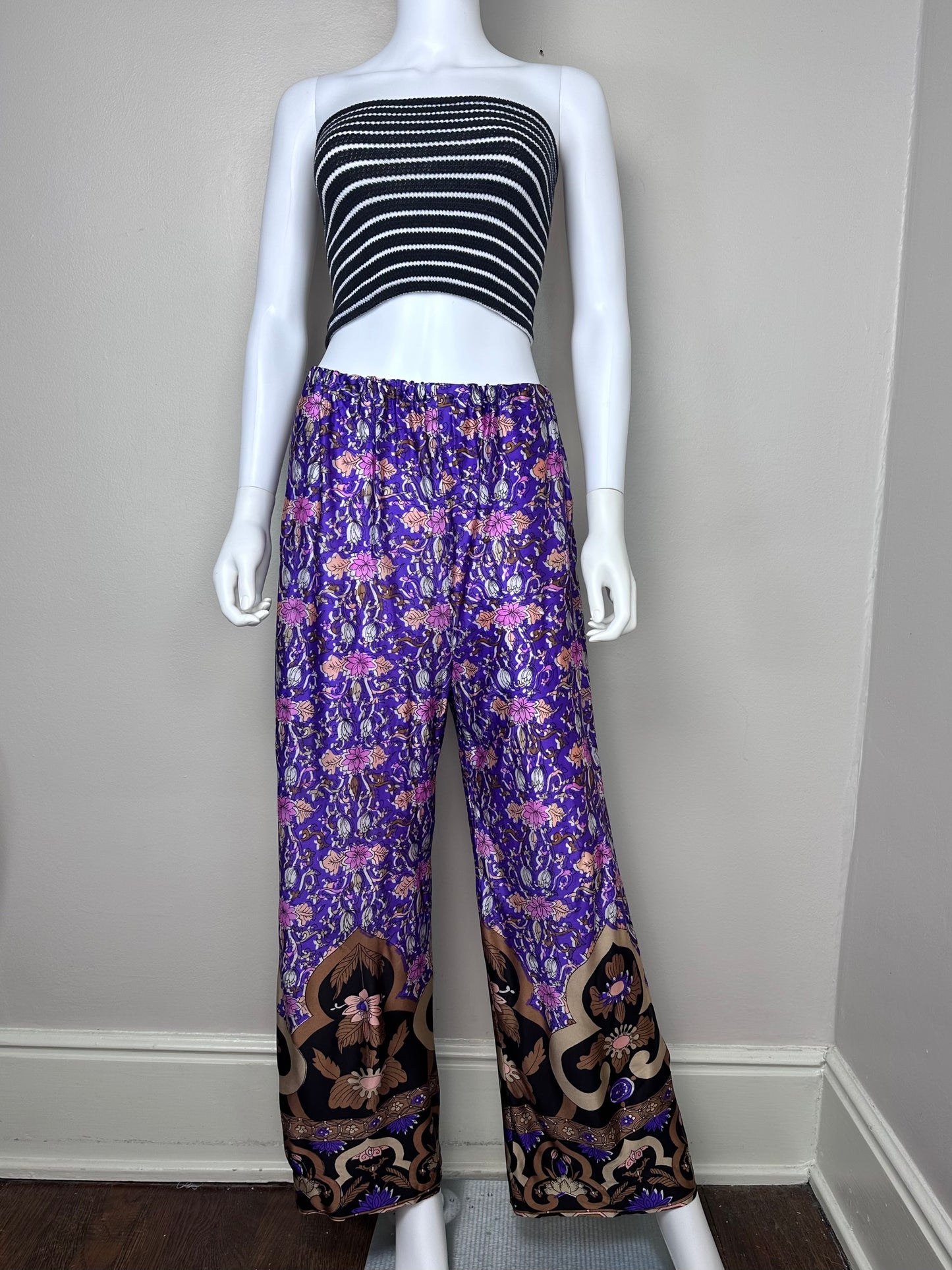 1970s Purple Floral Border Print Wide Leg Pants, Size Small-Medium