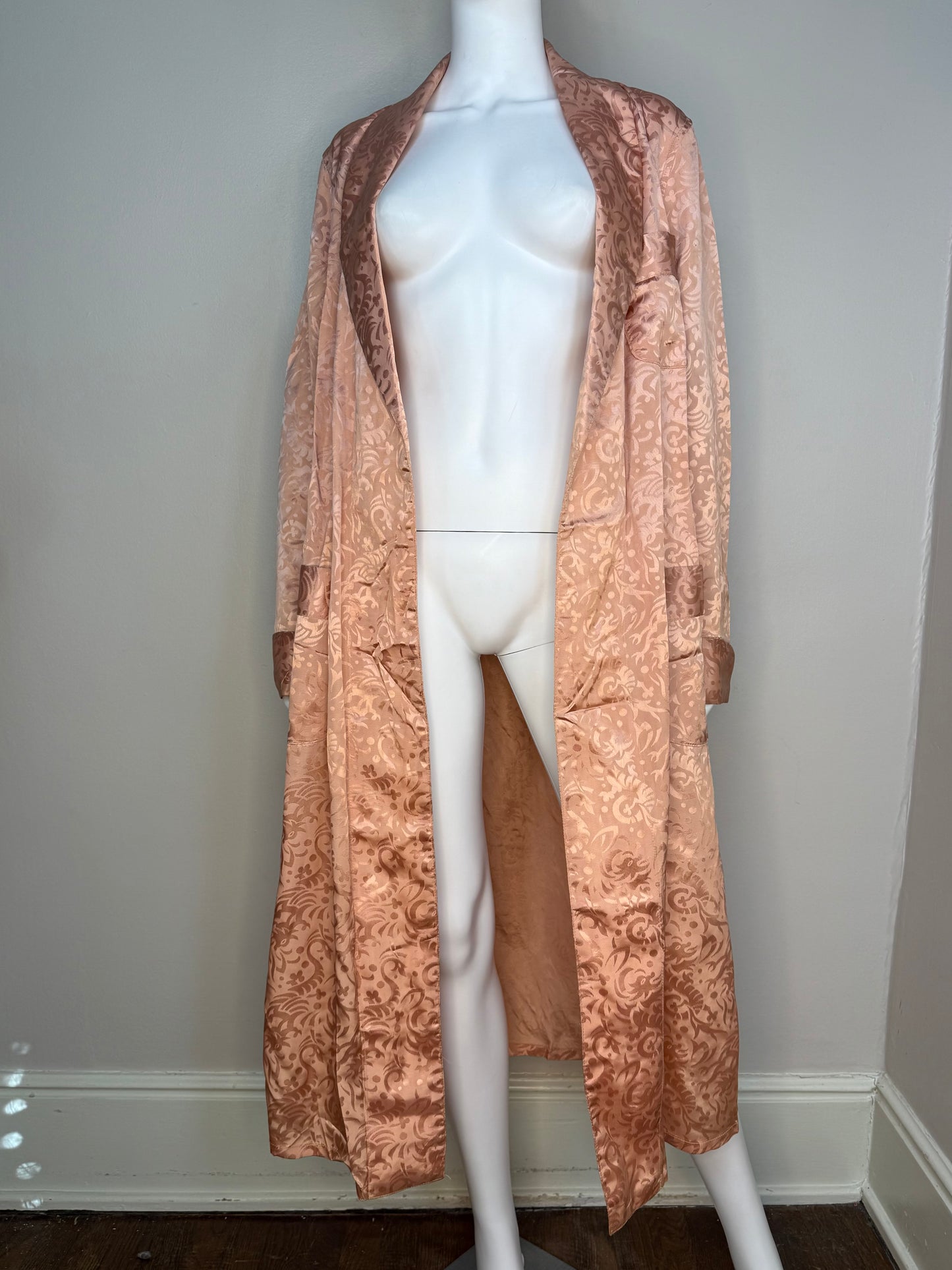 1940s/50s Men’s Peach Satin Jacquard Lounging Robe, Size Small, Dragons, Smoking Jacket