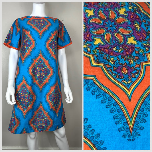 1960s Mod Medallion Print Dress, Park East by Swirl Size Small