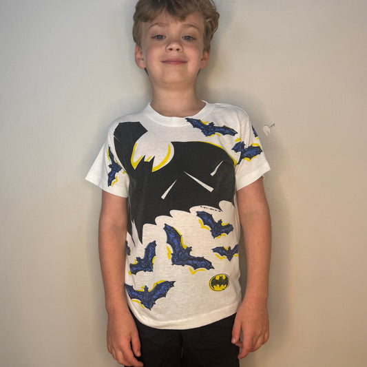 1980s Kids’ Batman All Over Print T-Shirt, Division 1 Size Youth Medium, D.C. Comics 1988