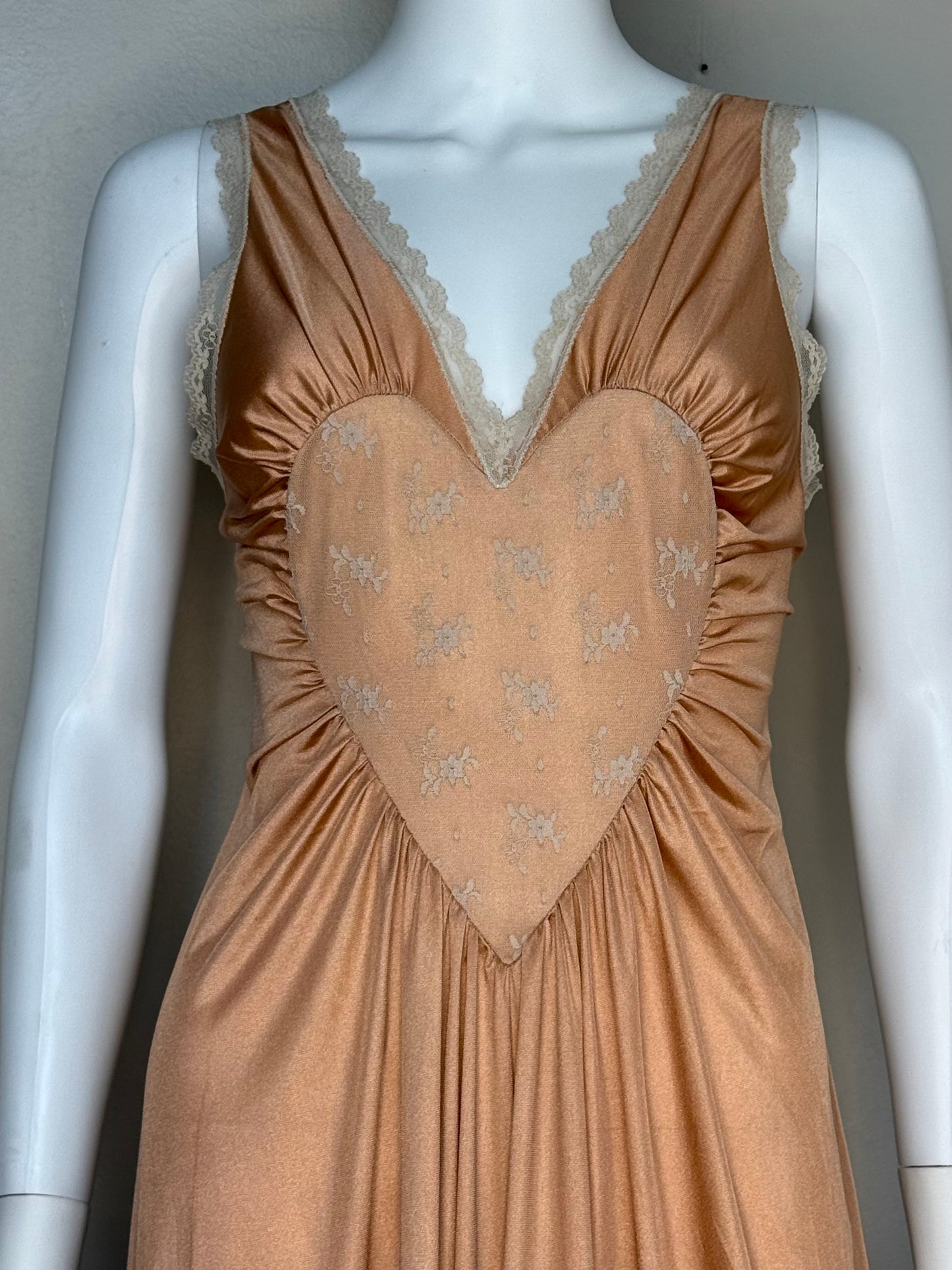 1970s Rose Gold Lace Heart Peignoir Set, Nightgown and Robe, Size XS/Small