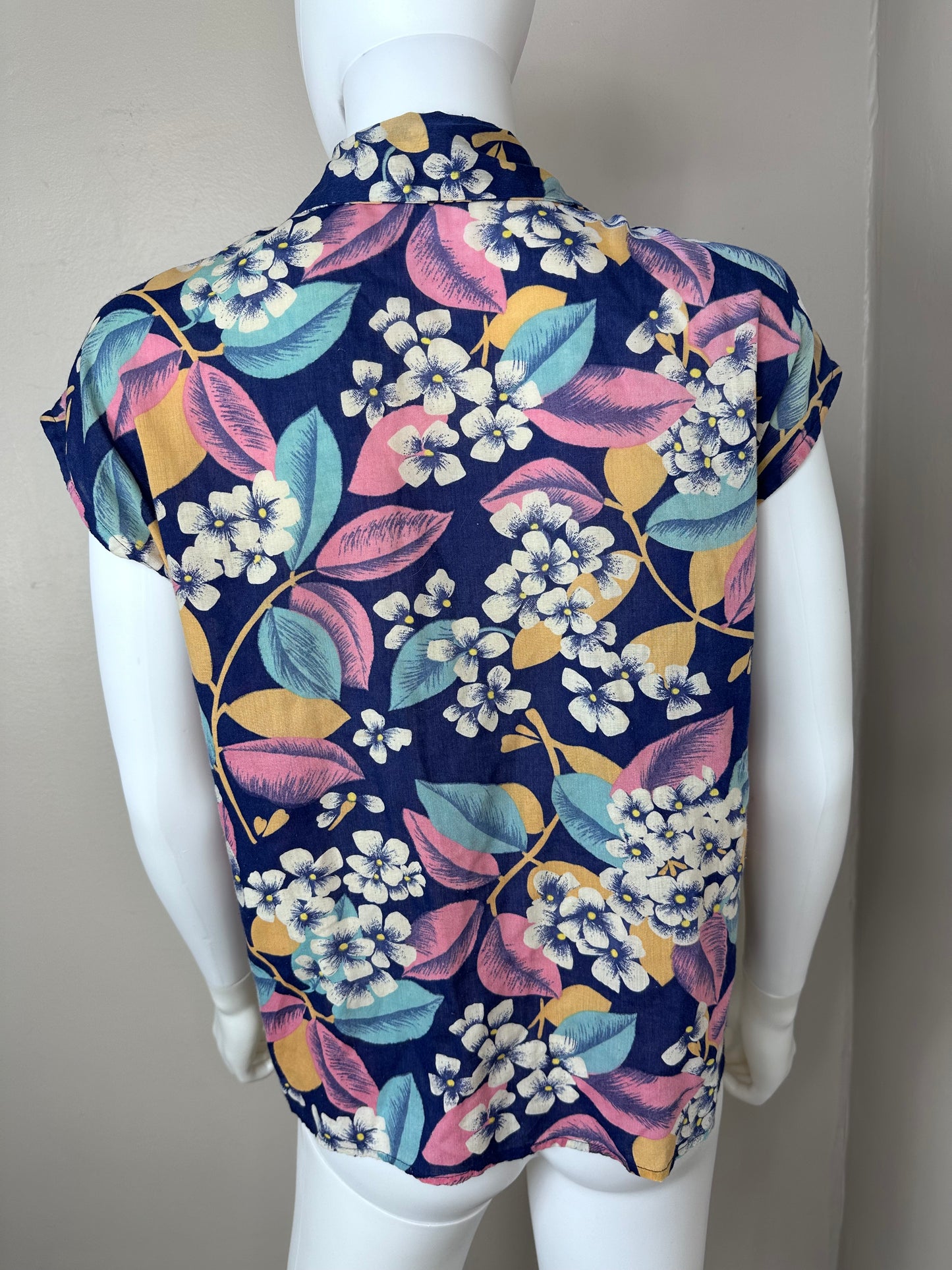 1970s/80s Sleeveless Tropical Floral Blouse, Size Large