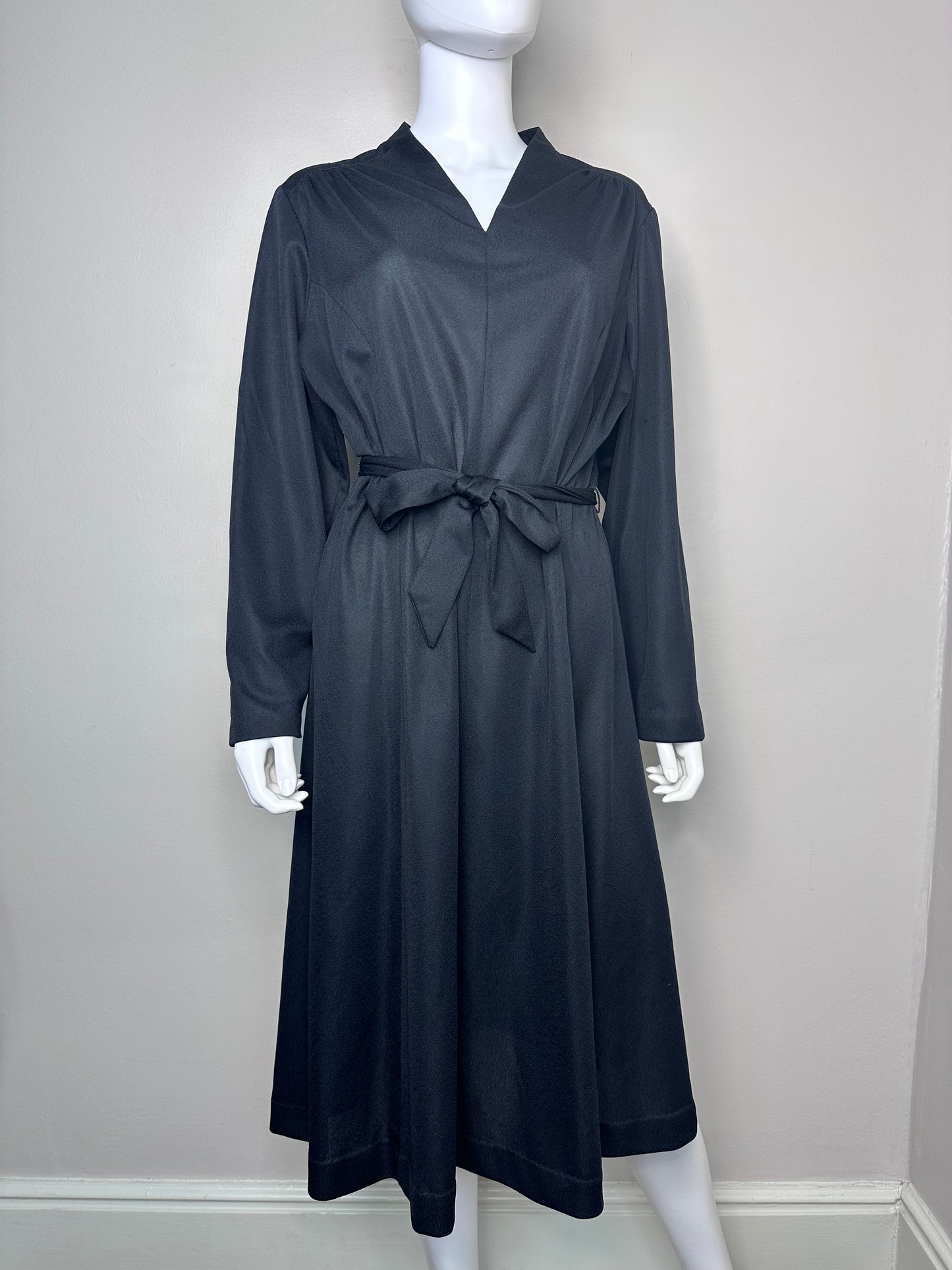 1970s Black Long Sleeve V Neck Dress, Lady Hardin Size 2X