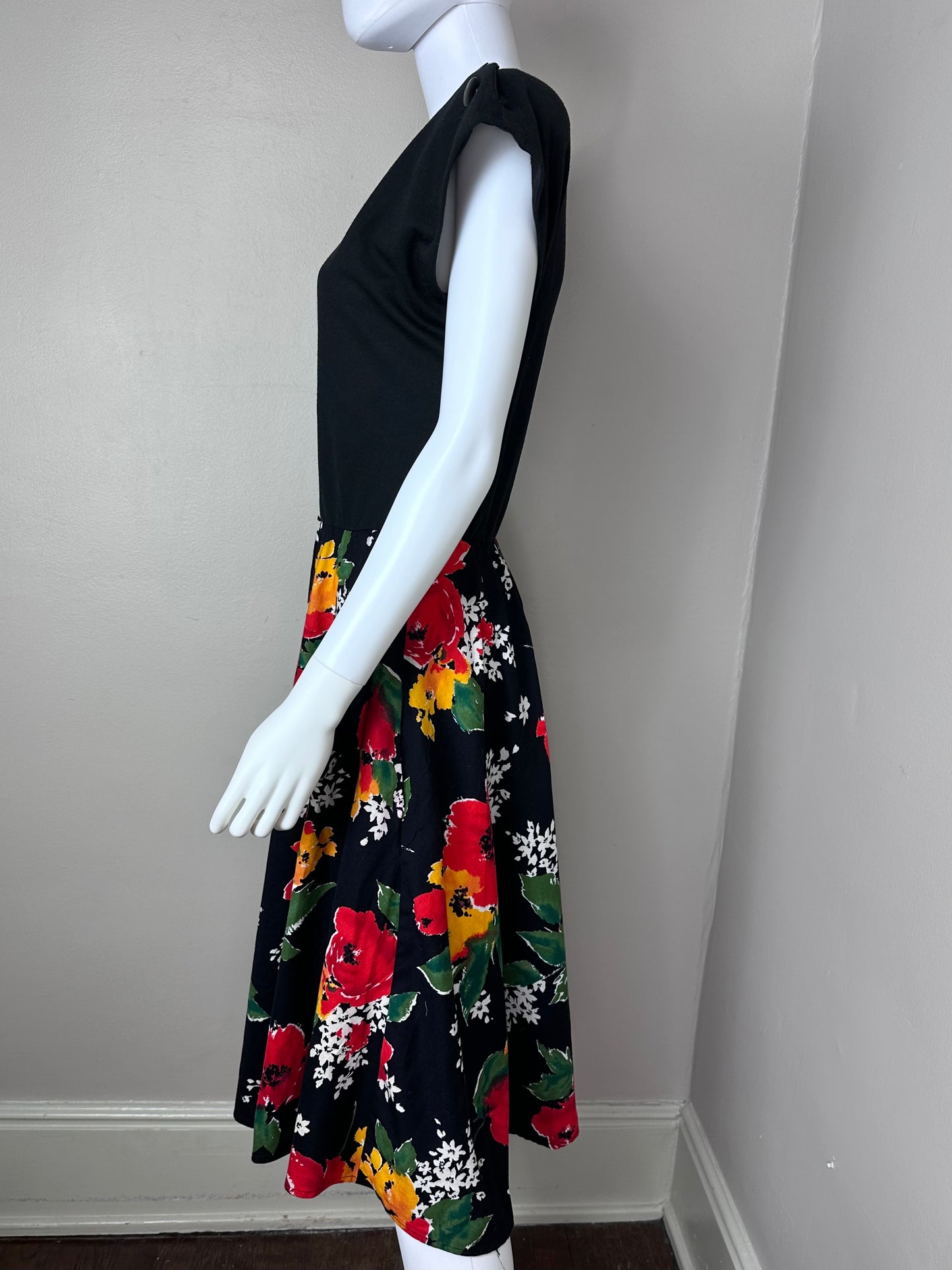 1980s Black Floral Dress, In Cinq Size Medium