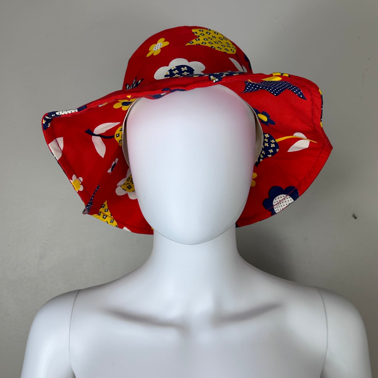 1960s Red Floral Print Hat