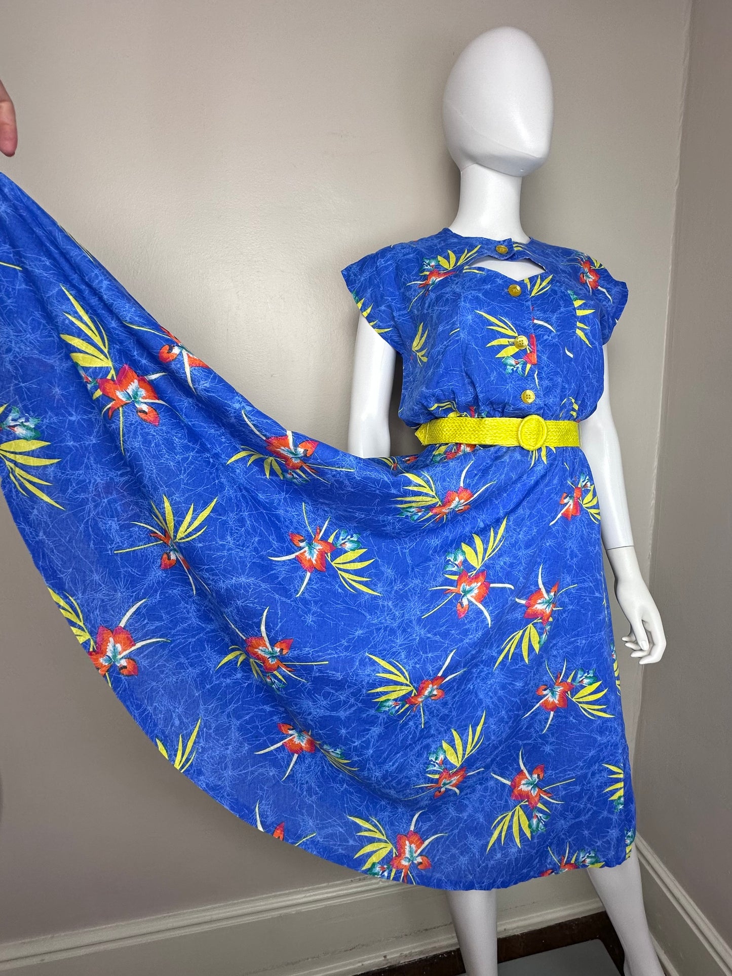 1980s Tropical Blue Floral Dress with Cut Out, Impromptu Size Medium