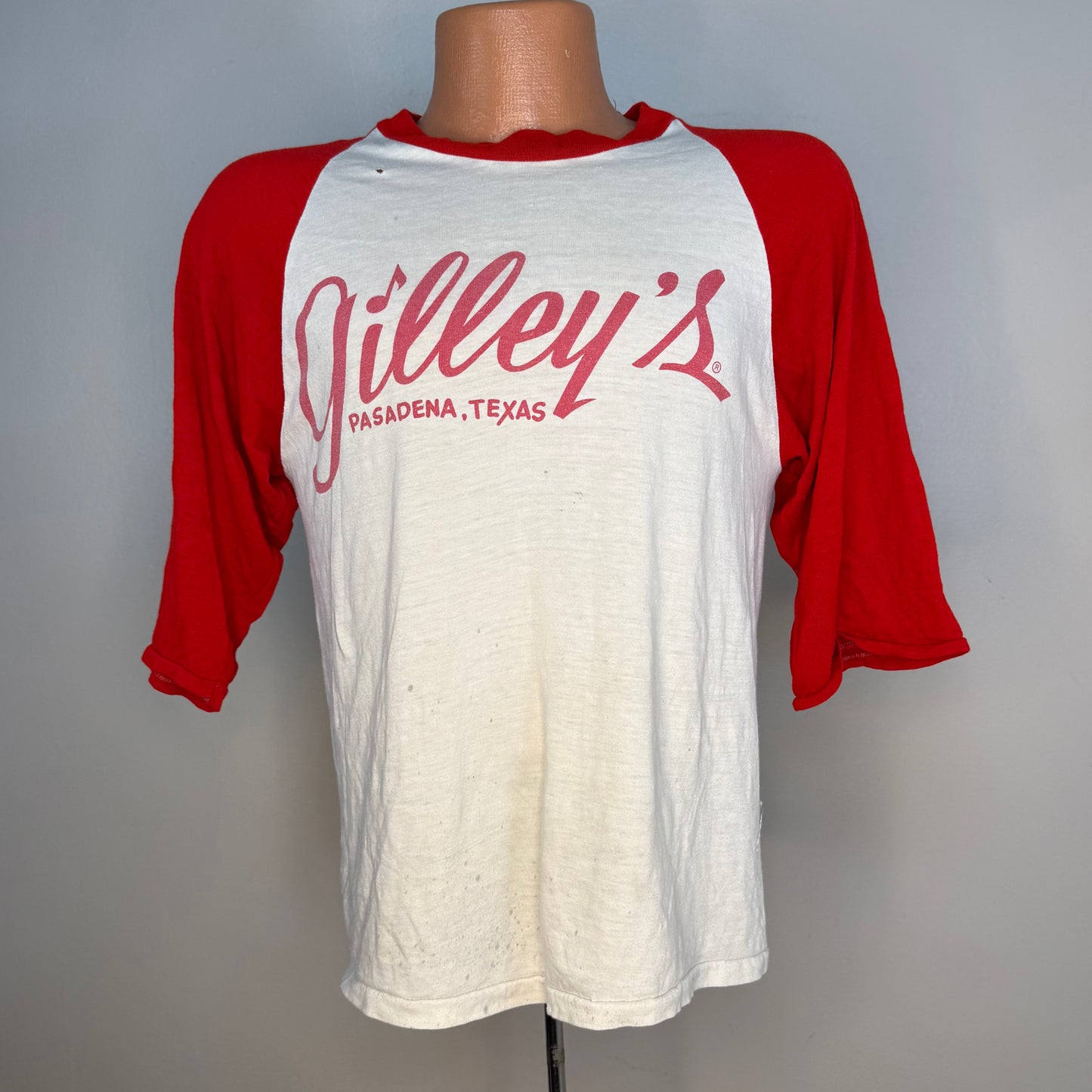 1970s/80s Gilley’s T-Shirt, Pasadena Texas, Baseball Tee, Red Raglan Sleeves, Vogel Mills & Mfg Size Medium, Urban Cowboy, Distressed
