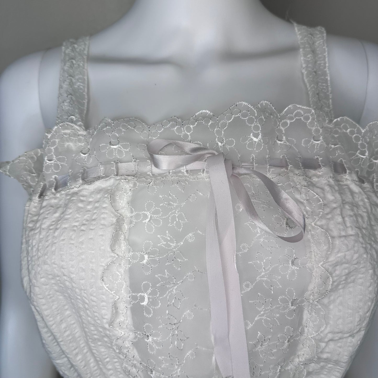 1950s White Seersucker Lingerie Tank Top, Lace Trim, Loomcraft Size XS-Small