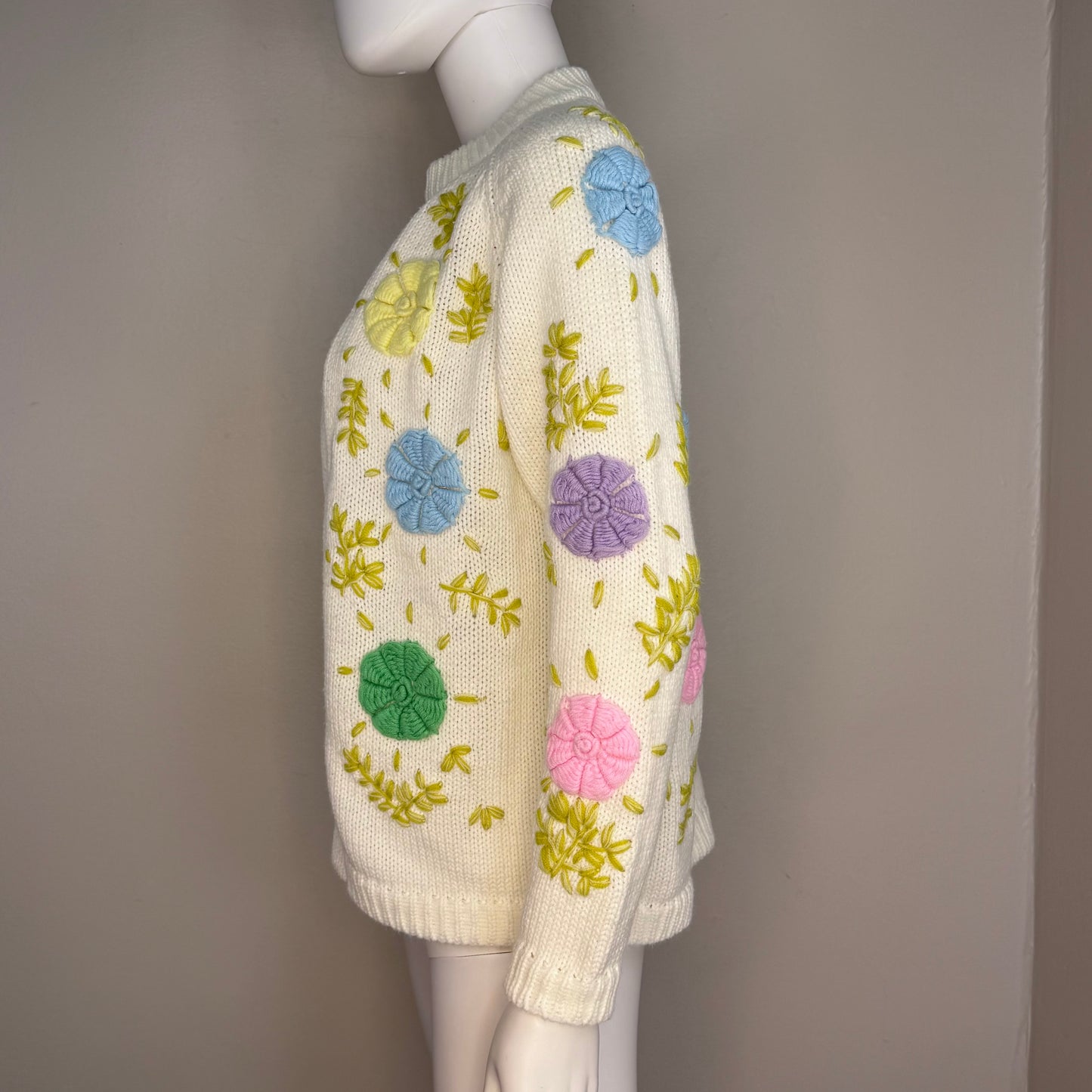 1960s/70s Floral Embroidered Cardigan Sweater, Glamour Knit Size Medium