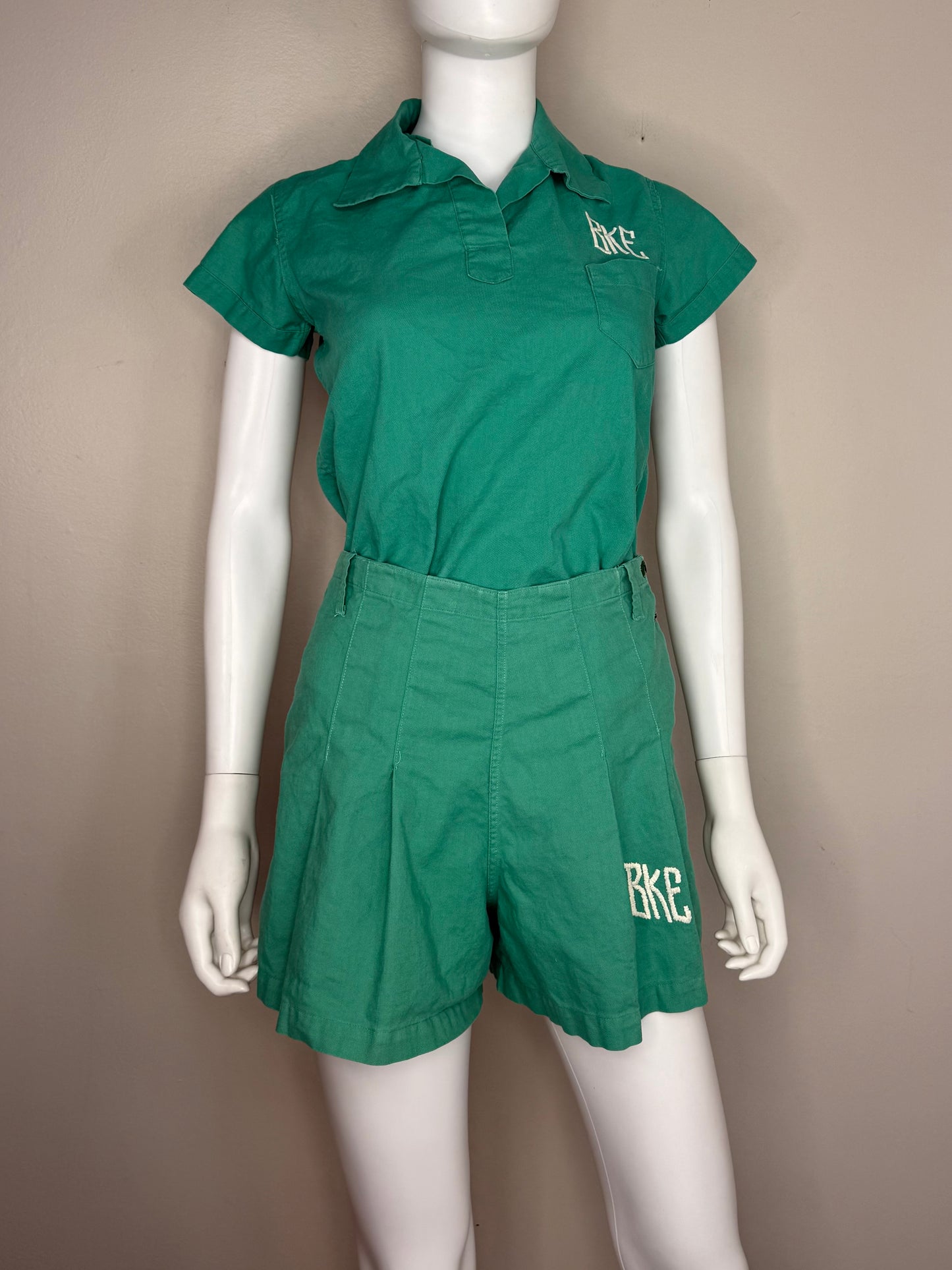 1940s Green School Gym Uniform, Pullover Top and Side Button Shorts, E R Moore Company Athletic Apparel Size X-Small, Gymcloth Gym Suit Set