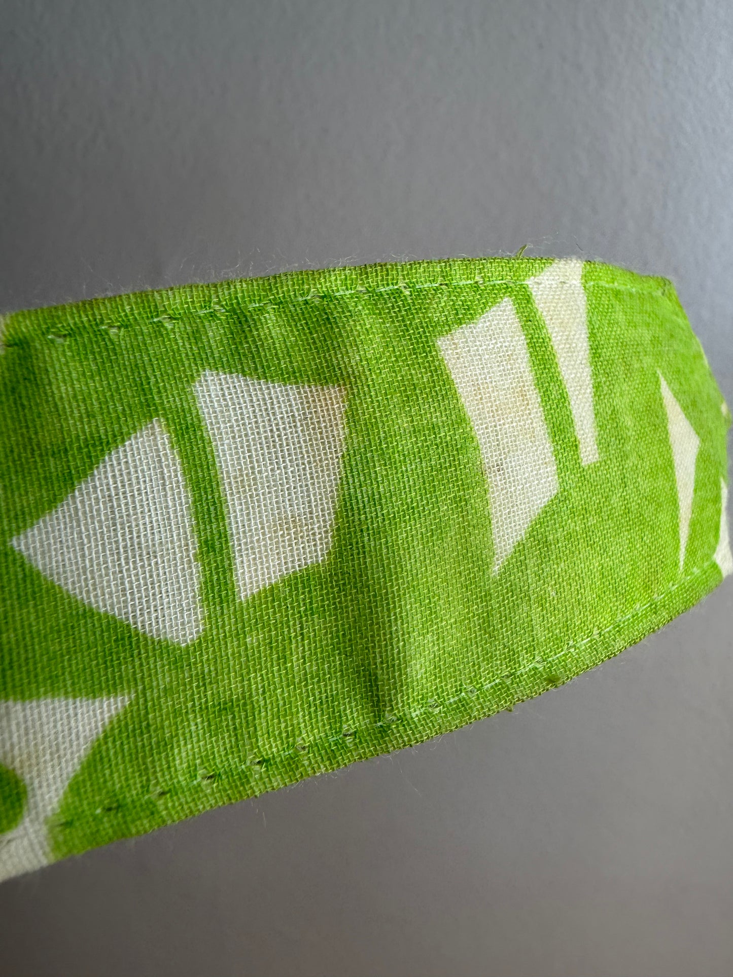 1960s Daisy Shirt Dress, Border Print, Size Medium