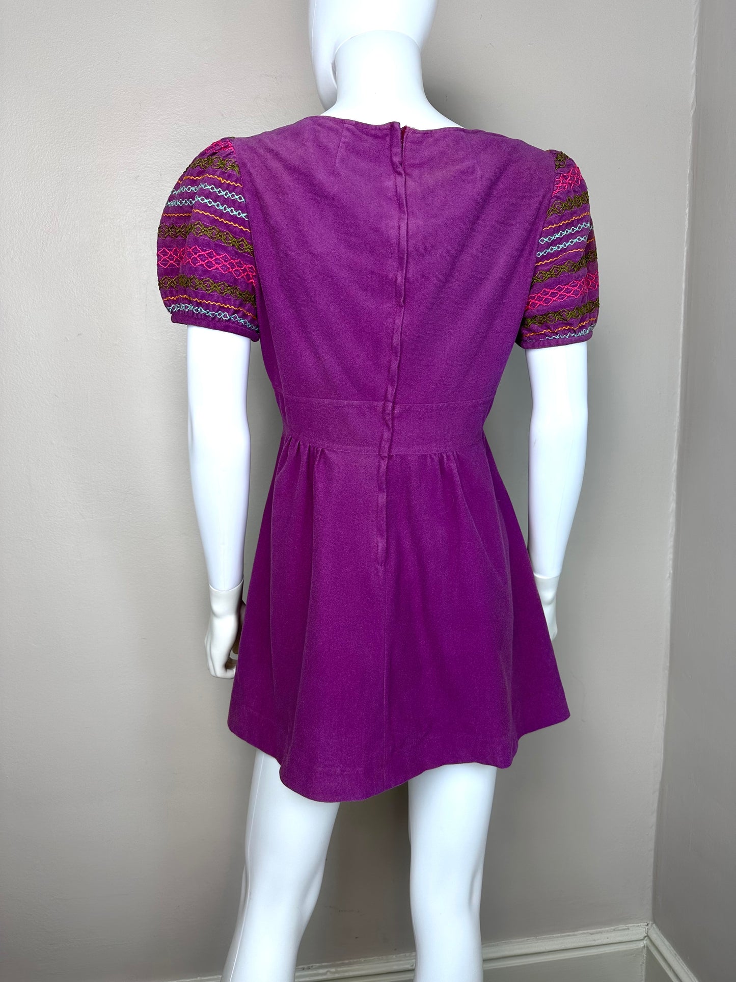 1970s Purple Velour Mini Dress with Embroidered Puff Sleeves, Terri Petites Size Medium