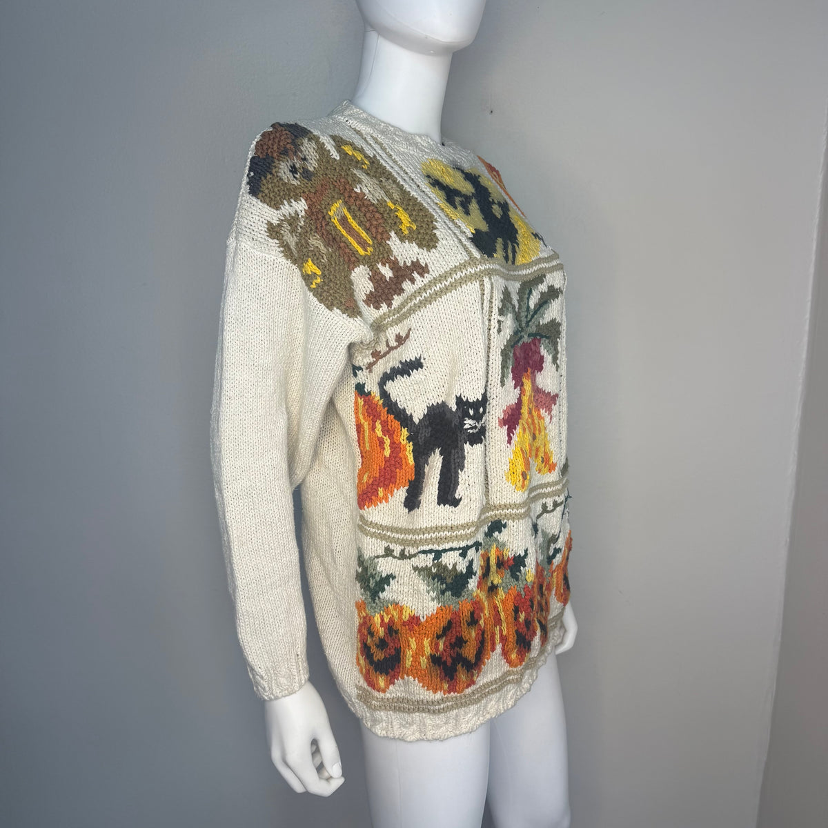 1990s Halloween Sweater, Crystal-Kobe Size Medium
