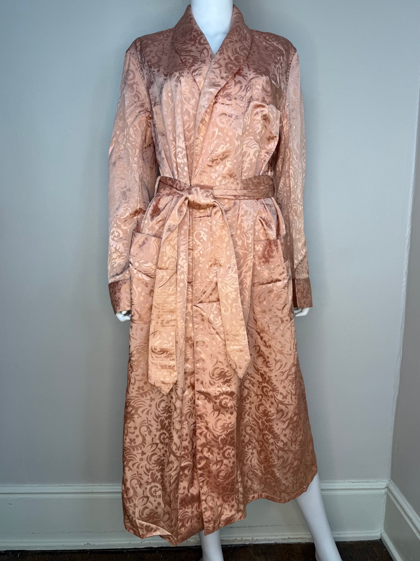 1940s/50s Men’s Peach Satin Jacquard Lounging Robe, Size Small, Dragons, Smoking Jacket