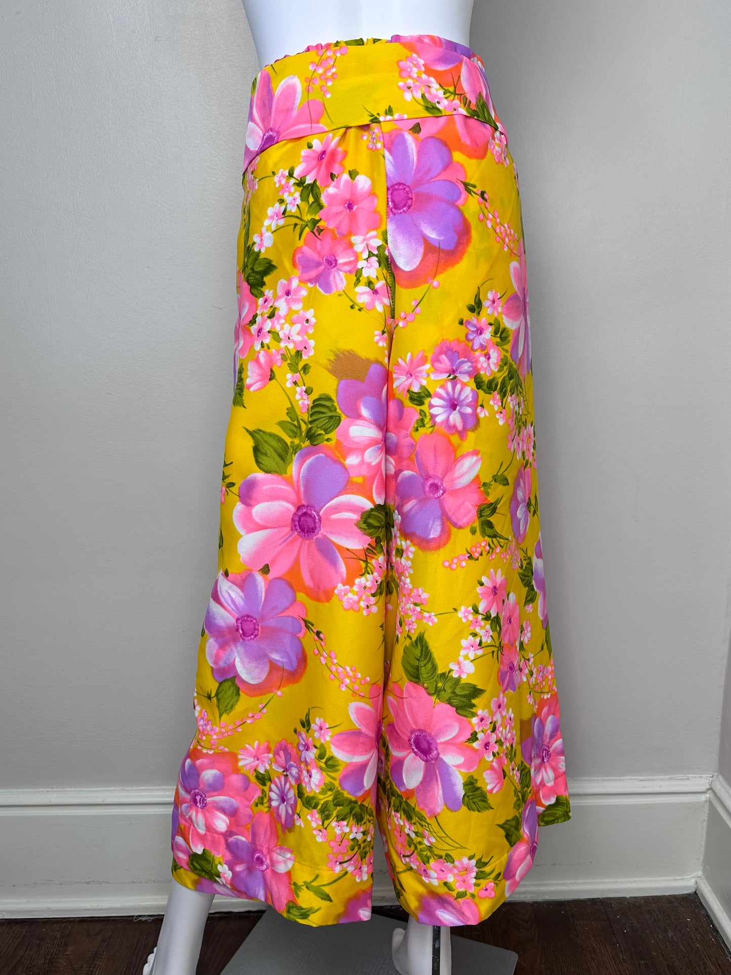 1970s Bright Floral Wrap Around Palazzo Pants, Handmade Size Medium-Large