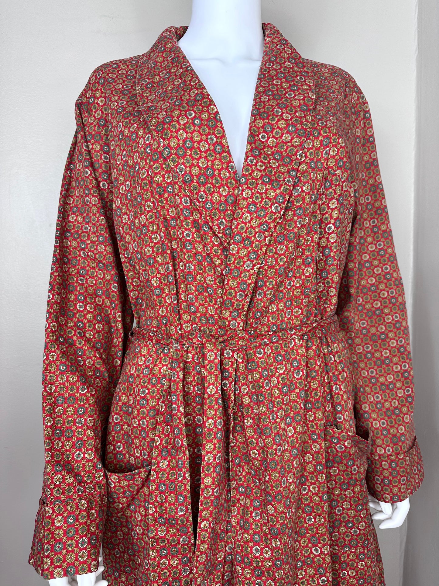 1960s Men’s Red Medallion Print Robe, Fruit of the Loom Size Large