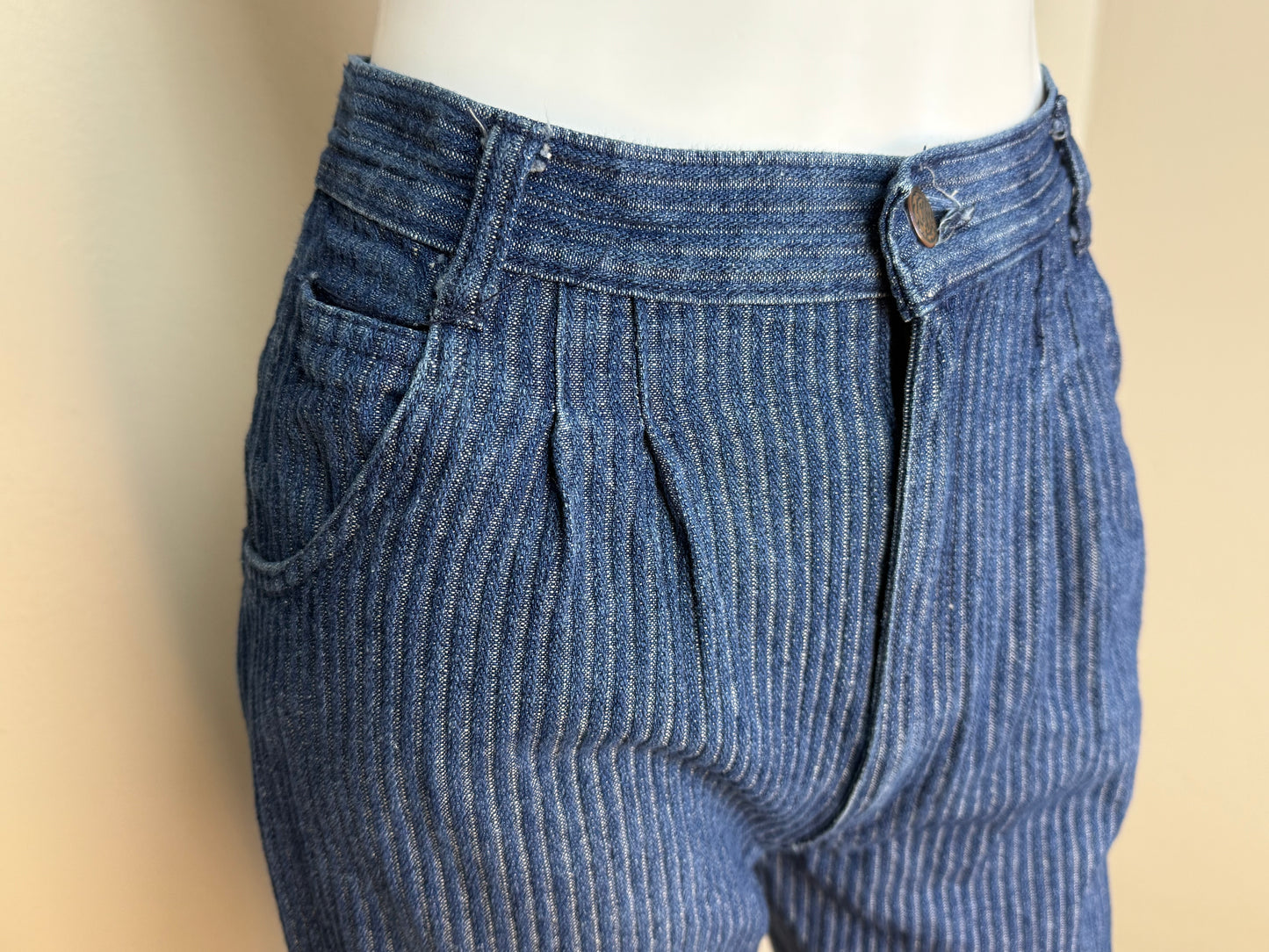 1970s Ribbed Dark Denim Pleated Blue Jeans, Sears Jr Bazaar, 25"x27", High Rise Tapered Leg
