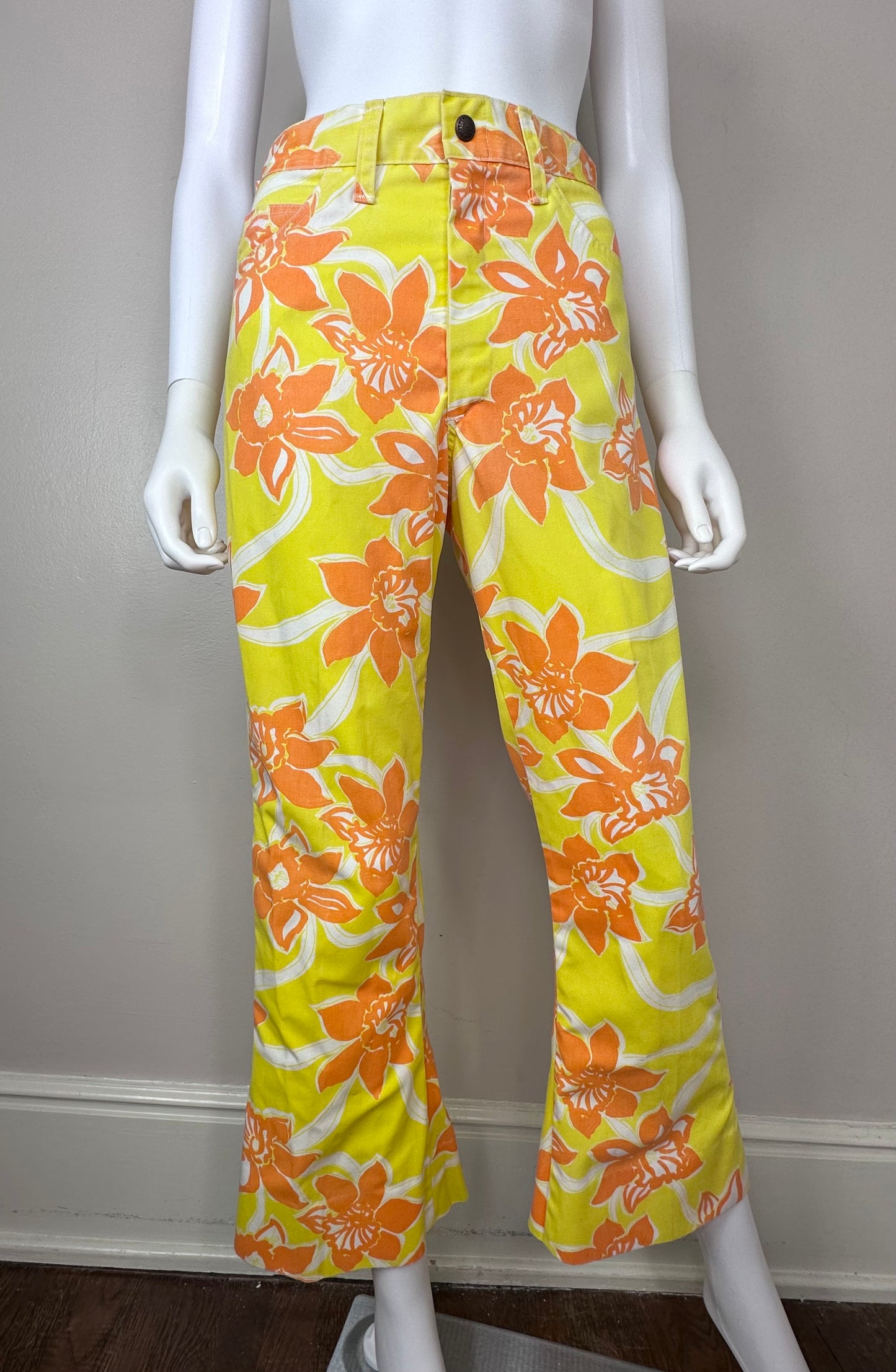 1960s Yellow and Orange Floral Pulitzer Jeans, Lilly Pulitzer Men’s Stuff Pants, 28.5"x27.5"