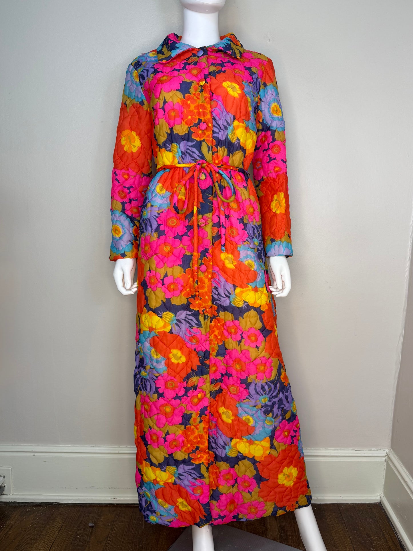 1960s Bright Floral Quilted Robe, Fifth Avenue Robes by M.W. Size Medium