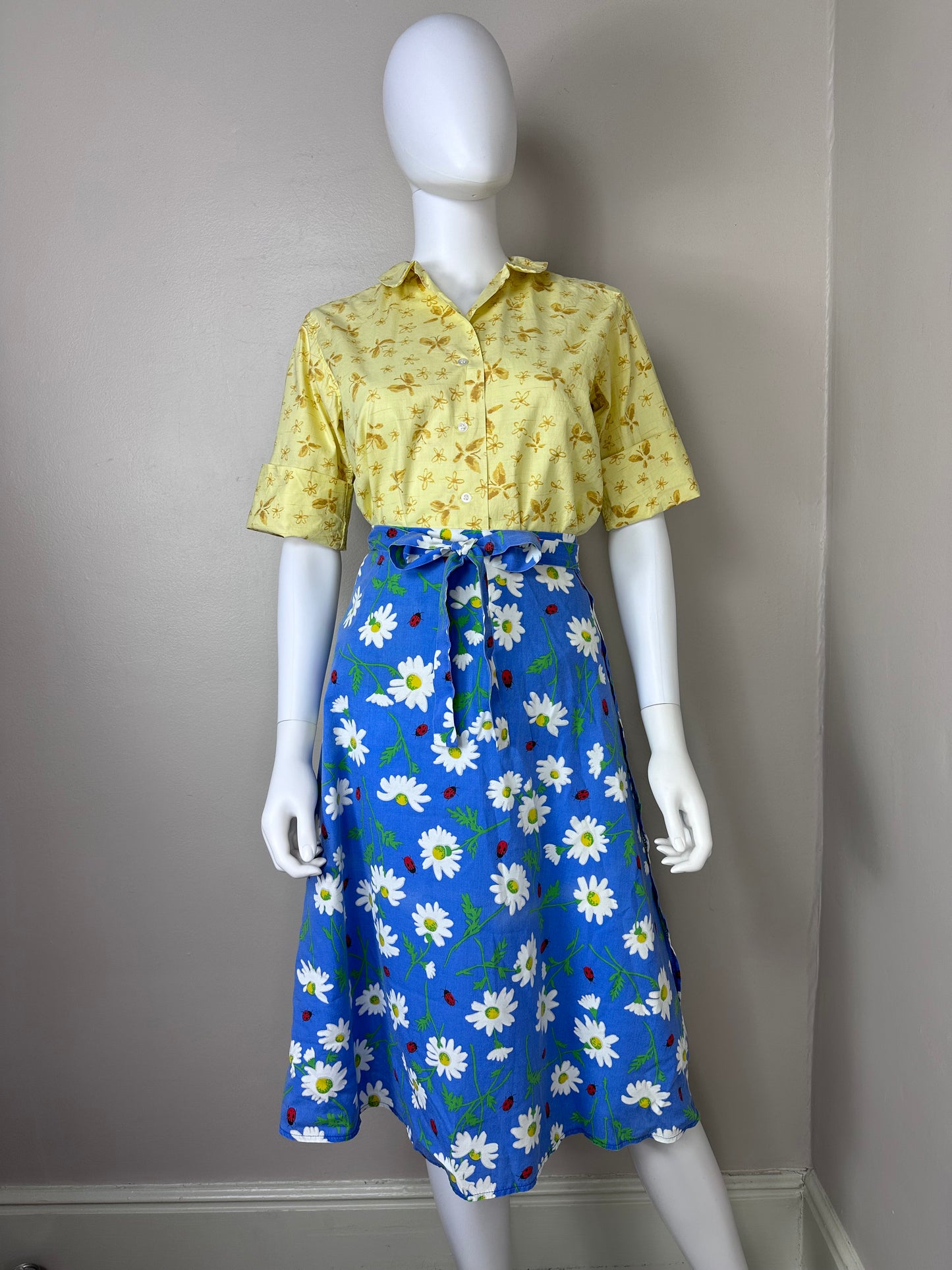 1960s Yellow Butterfly Blouse, Shapely Classic Size Medium