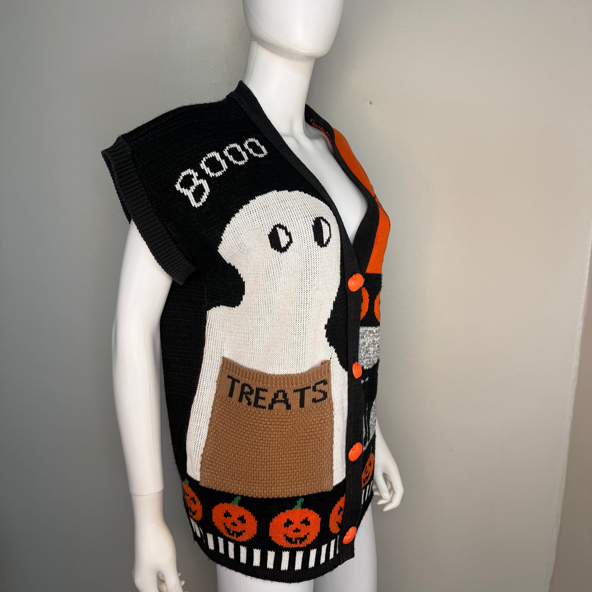 1990s Halloween Sweater Vest Cardigan, Sweater Loft Size Medium, Treat Bag Large Pocket, Ghost, Black Cat, Spider Web, Jack-o-Lantern