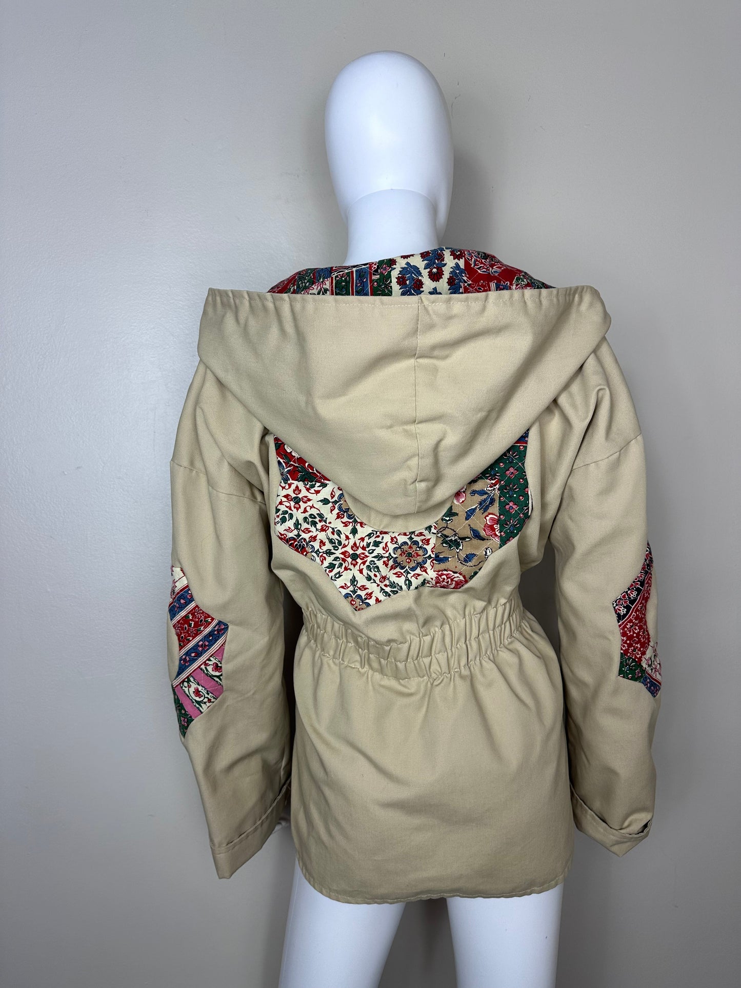 1970s Patchwork Quilt Coat, Hooded Jacket, Bottom Line Size Medium