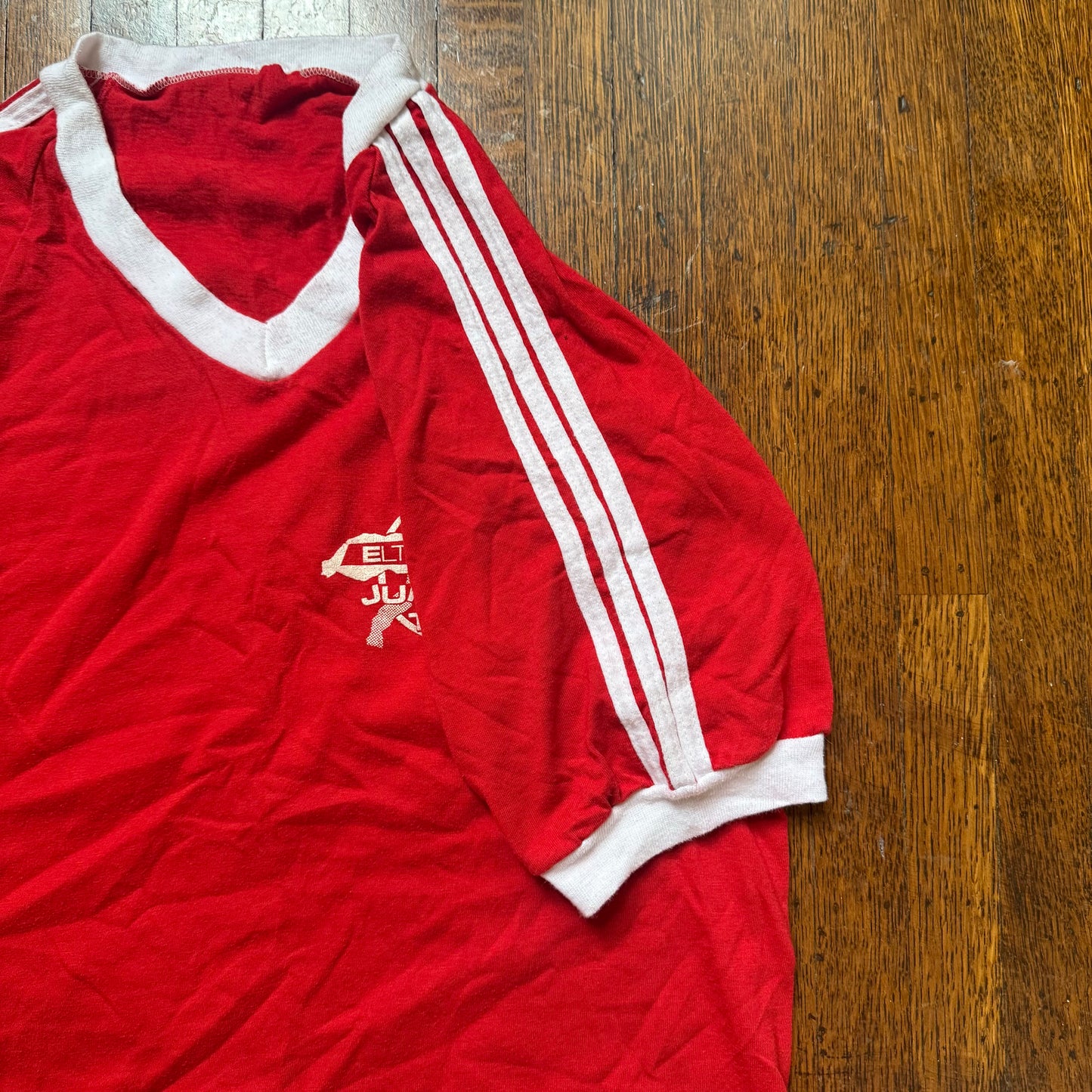 1980s Elton John Jump Up! Tour! T-Shirt, Size Small, Red V Neck Ringer Tee, 1982 Concert