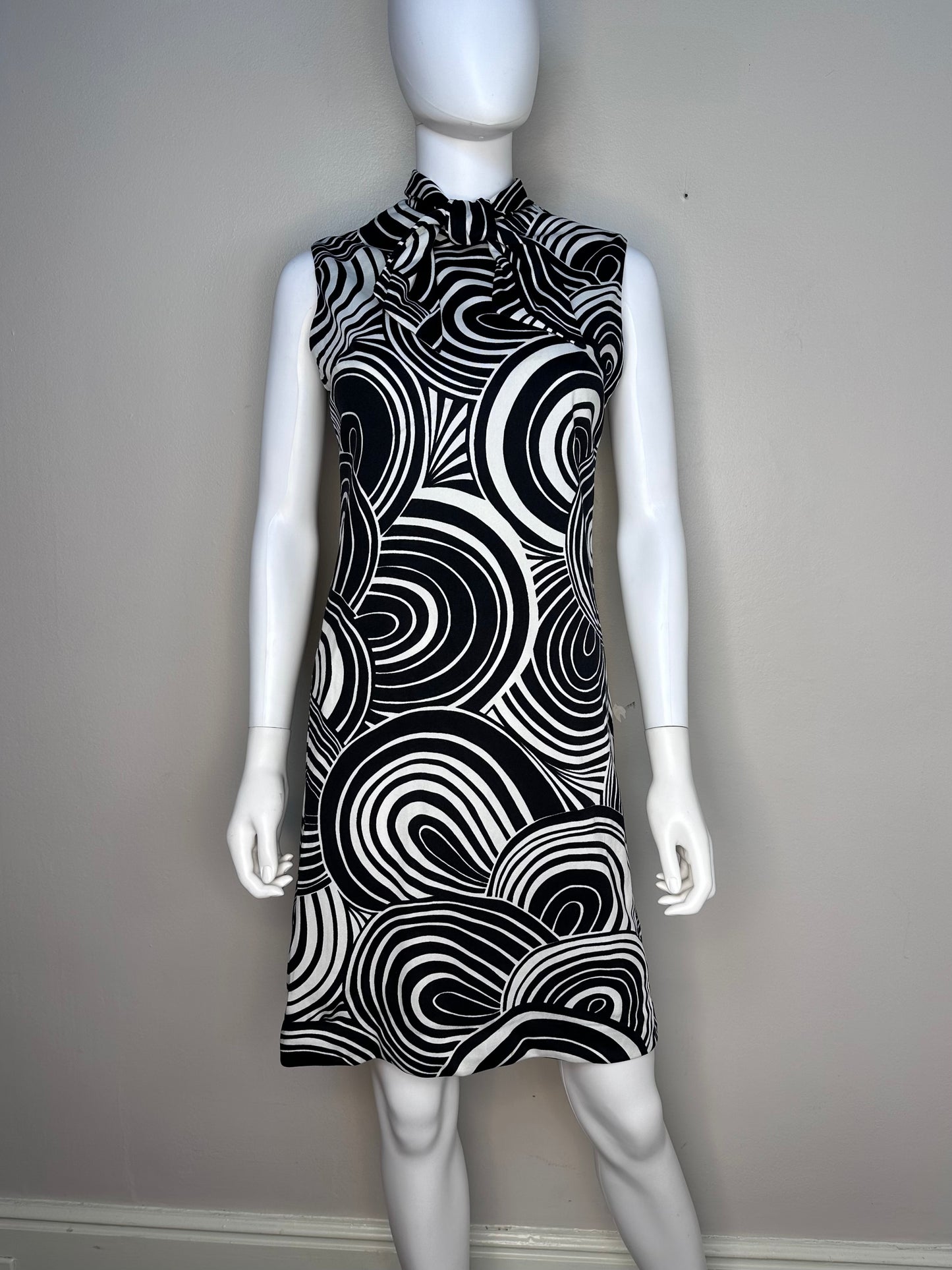 1960s Black and White Swirl Mod Mini Dress, Domani Knits Size S/M