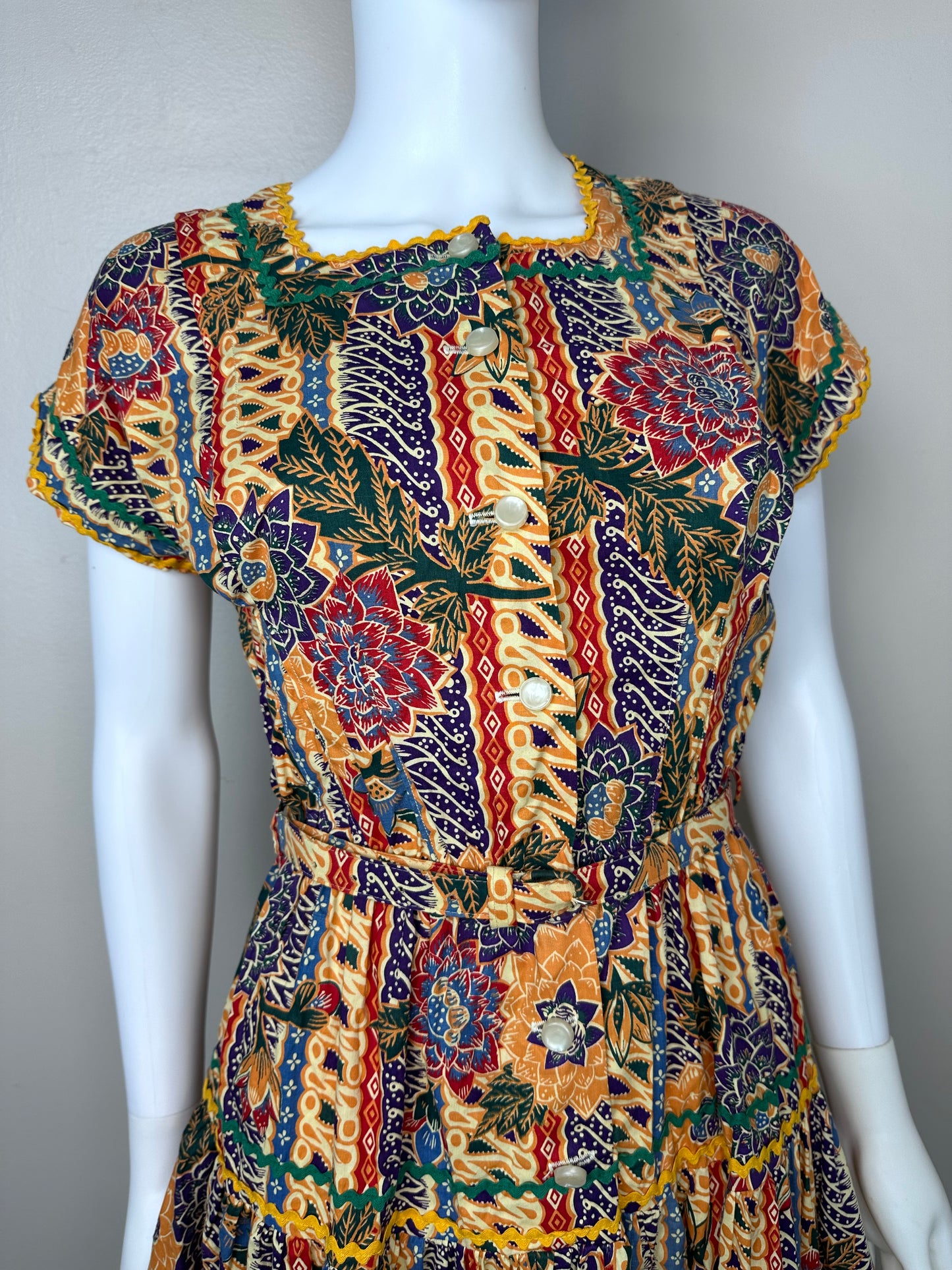 1940s/50s Floral Dress with Rick Rack Trim, Country Club Frocks Size Small