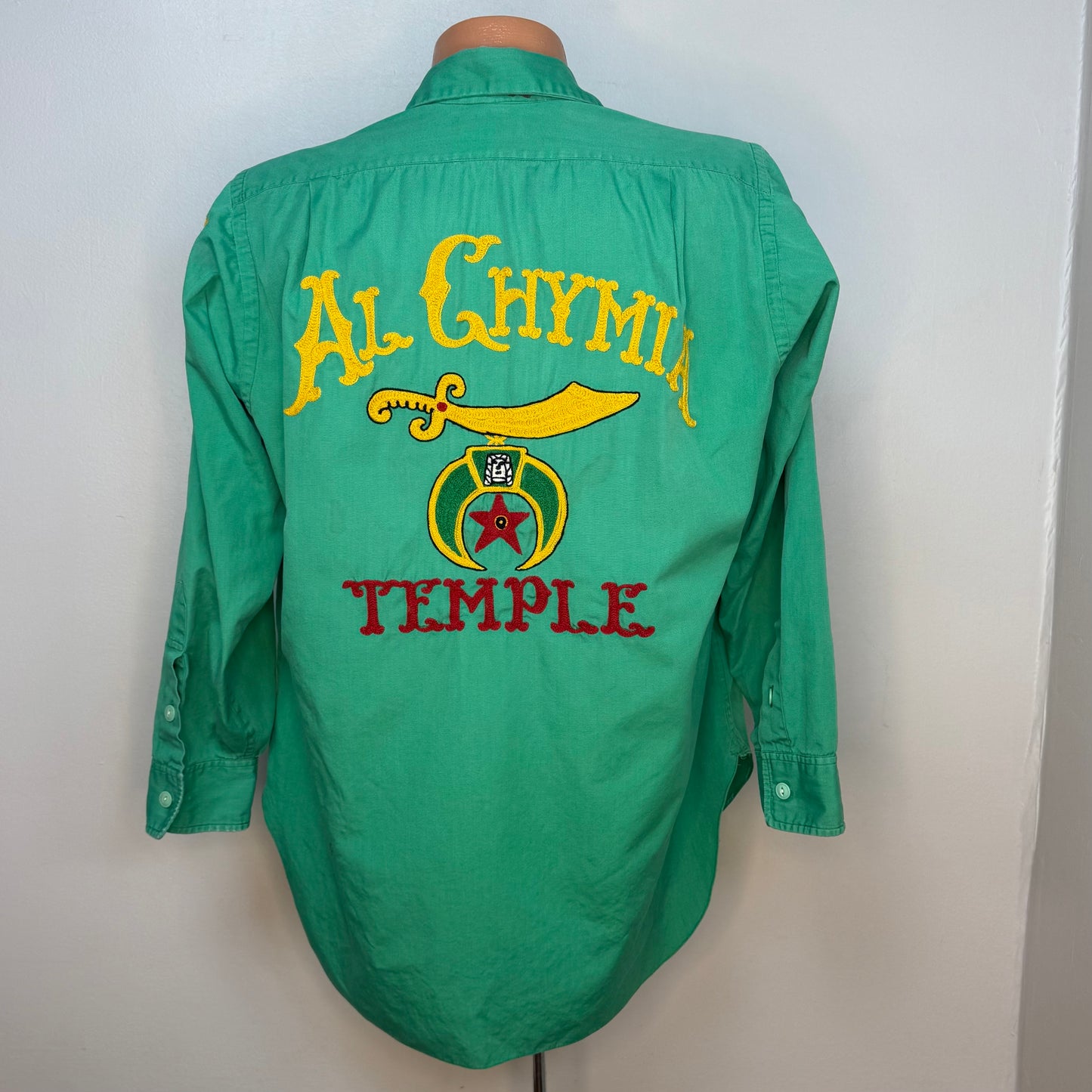 1940s Men’s Green Long Sleeve Shirt, Al Chymia Temple Memphis Chain Stitch Embroidery, Fremont Shirt Co Size M/L